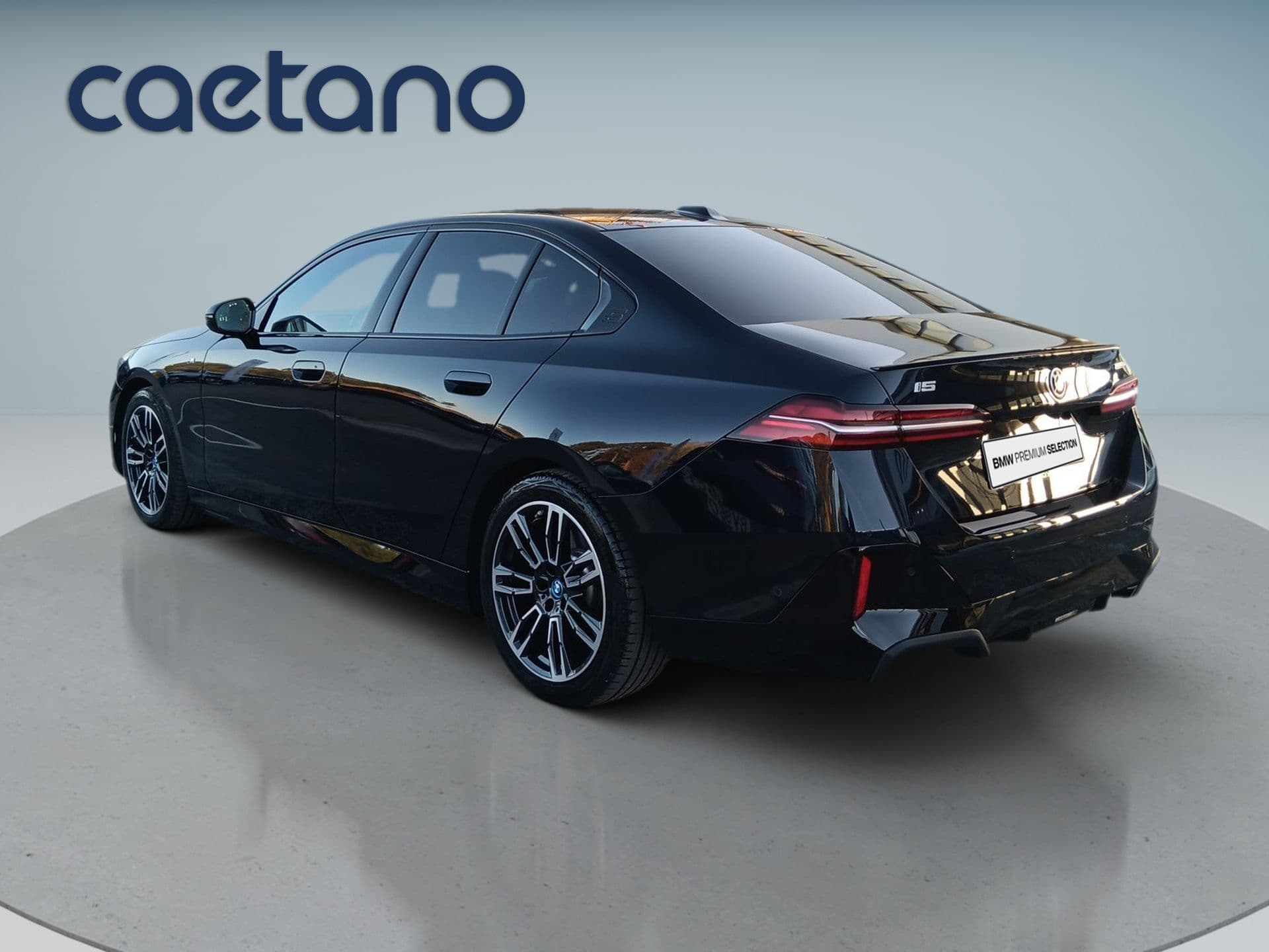 BMW i5 - 2