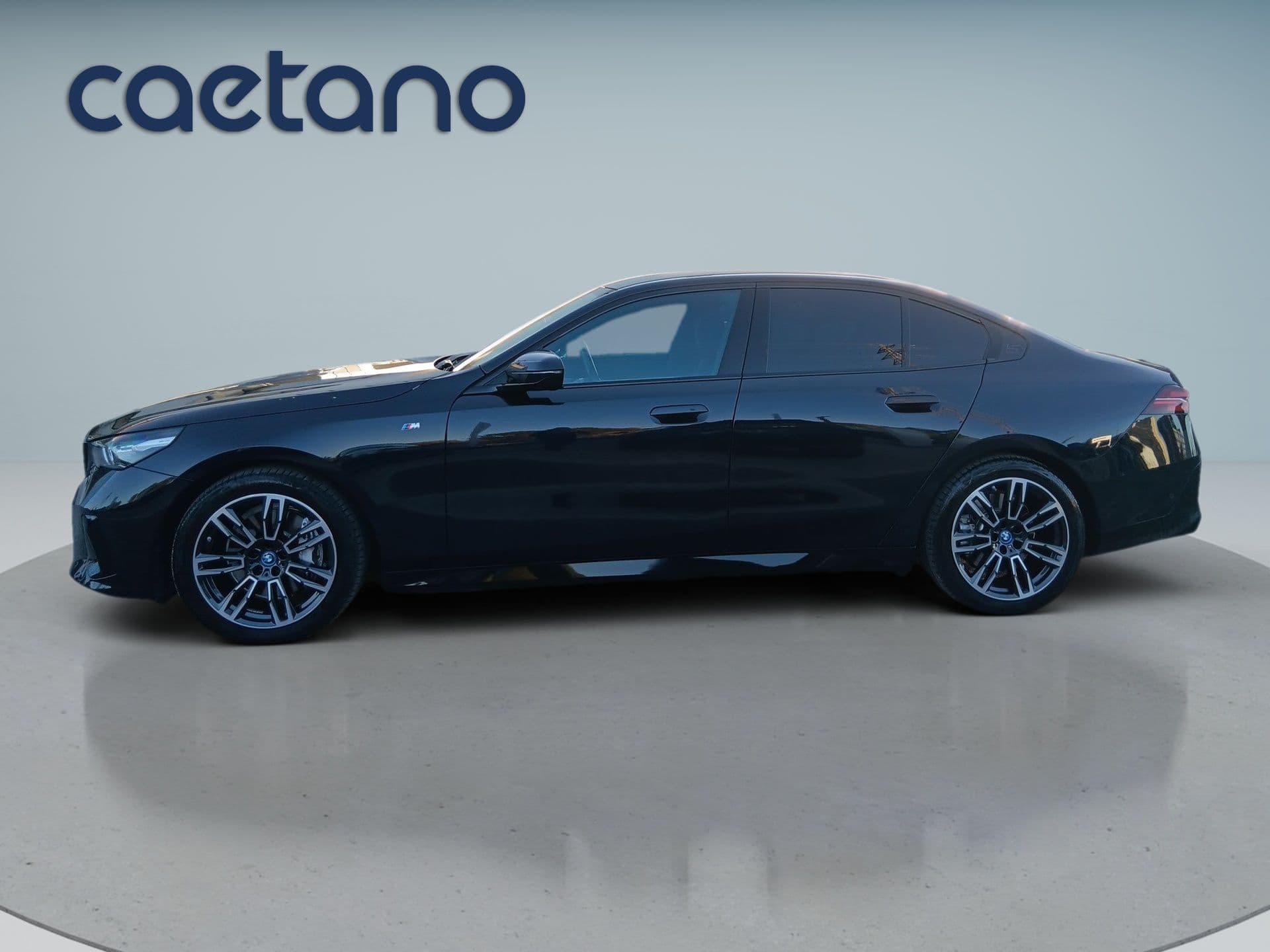 BMW i5 - 4