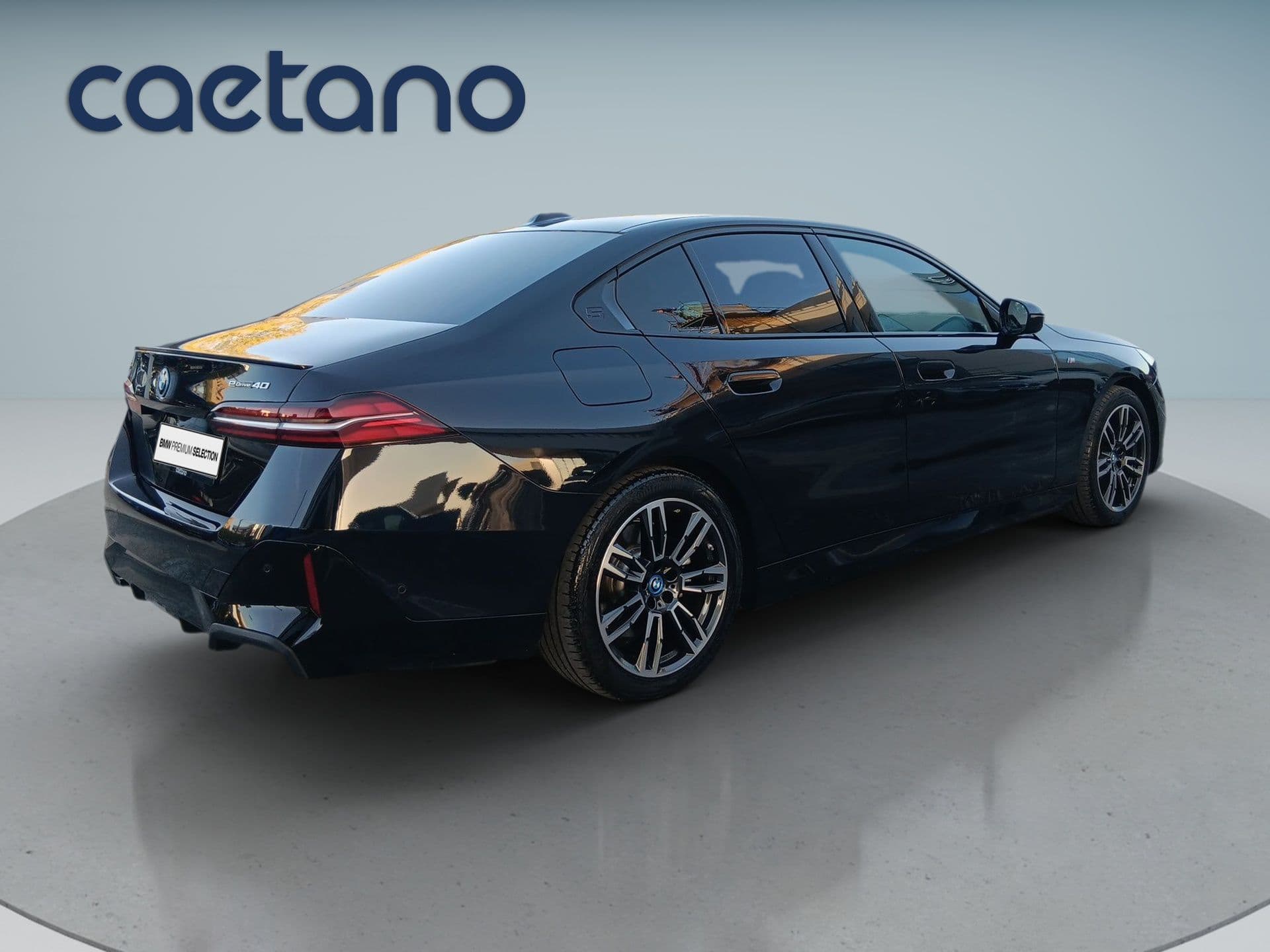 BMW i5 - 11