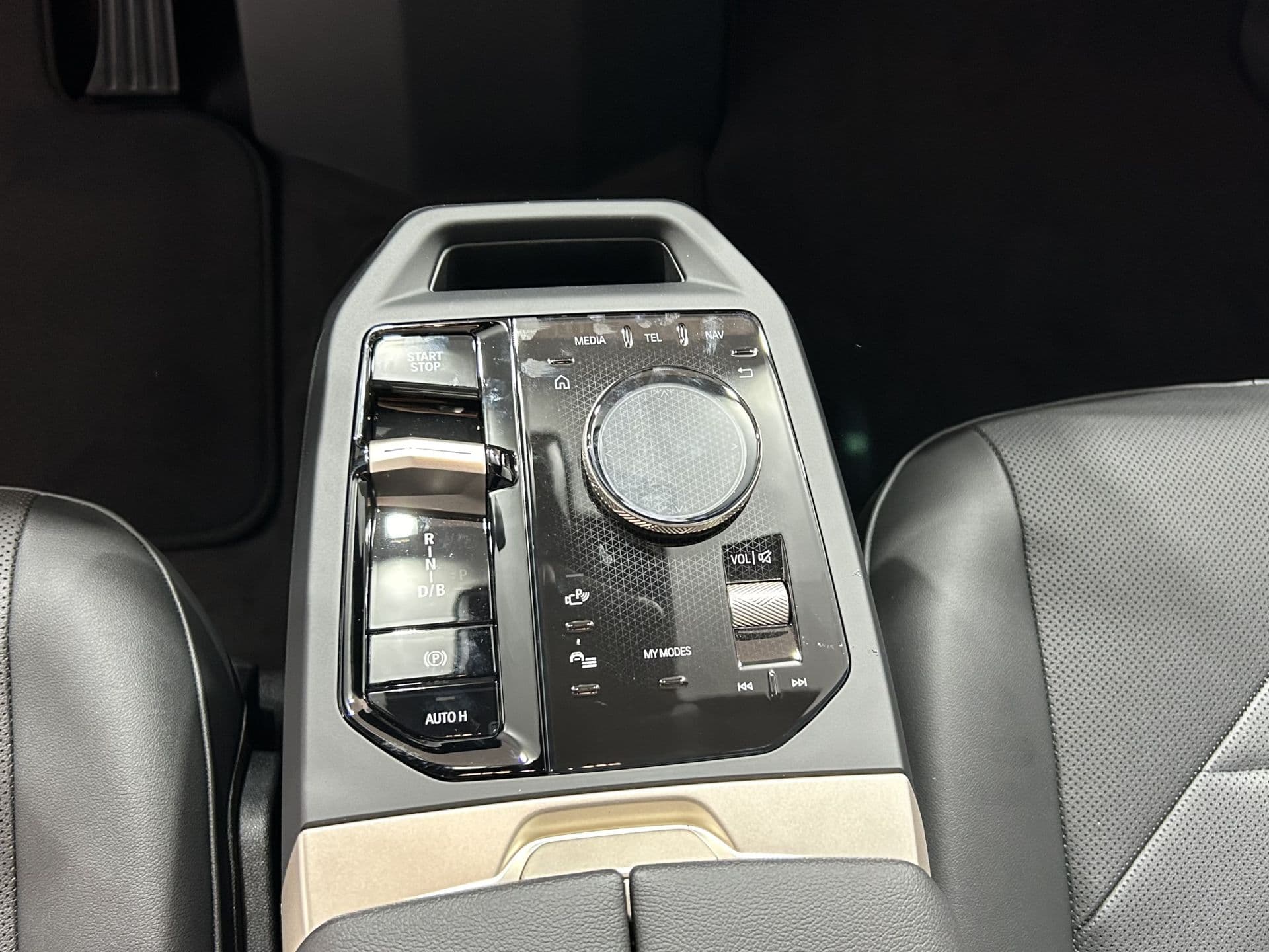 BMW iX - 7