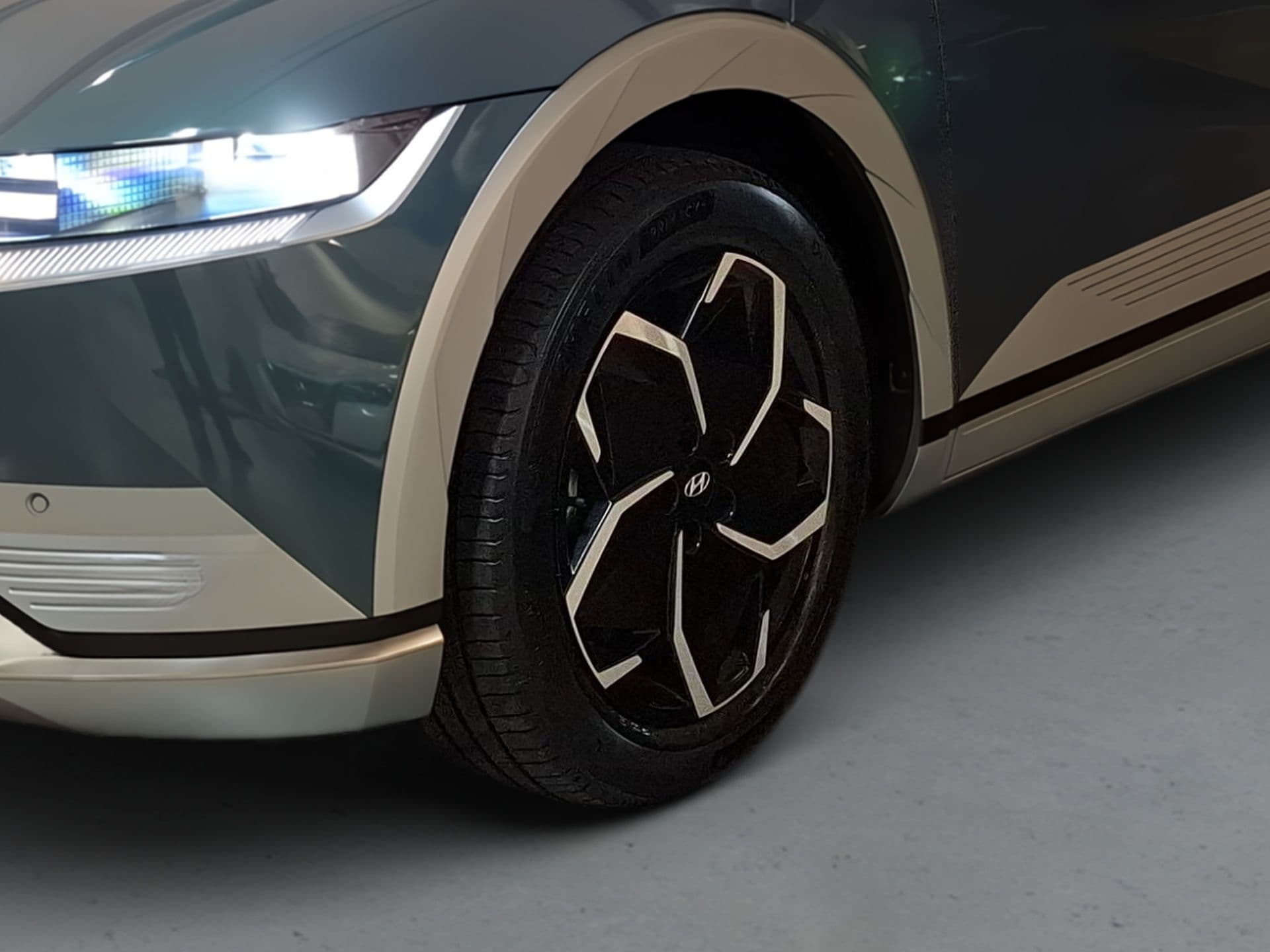 Hyundai IONIQ 5 - 3