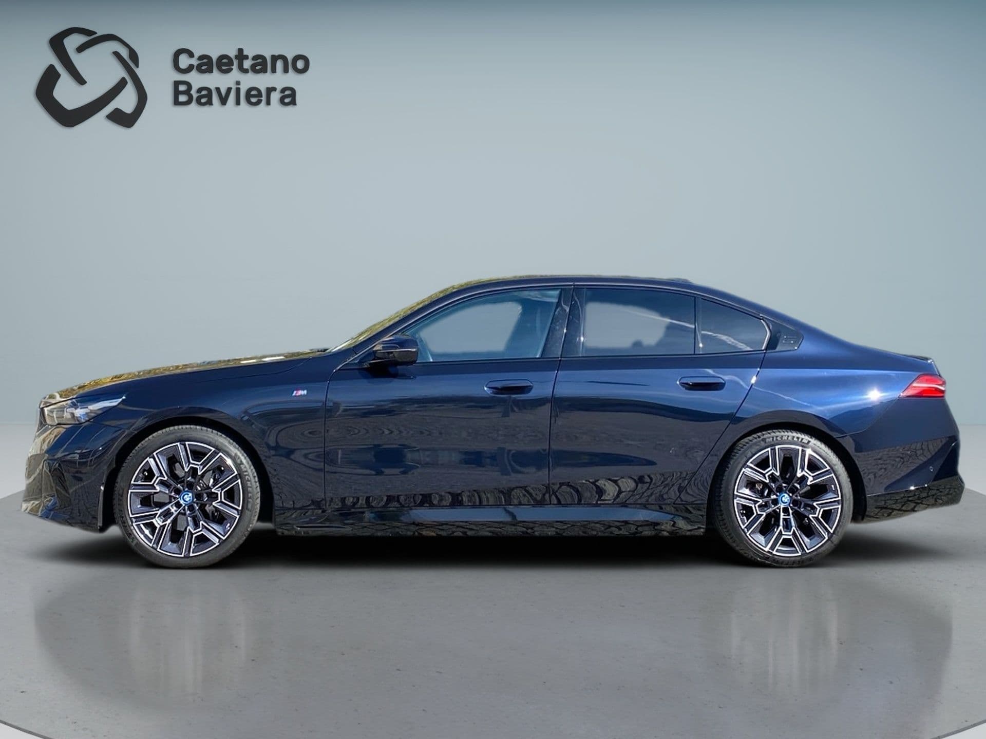 BMW i5 - 3