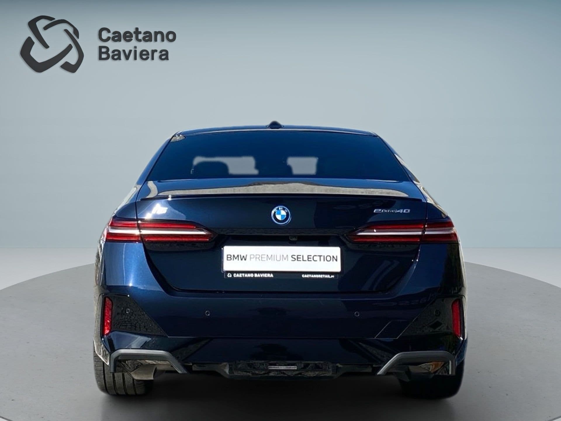 BMW i5 - 4
