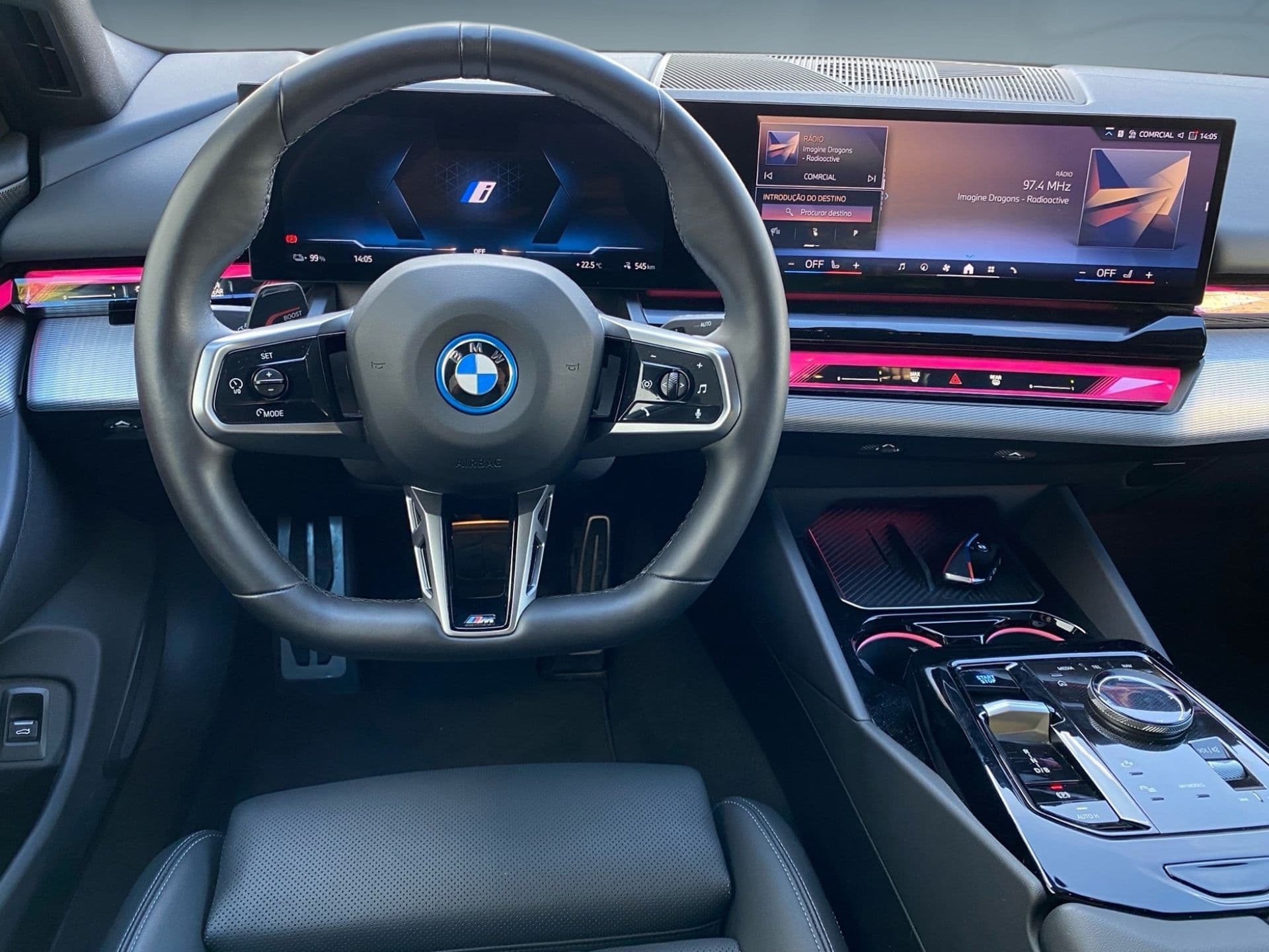 BMW i5 - 11