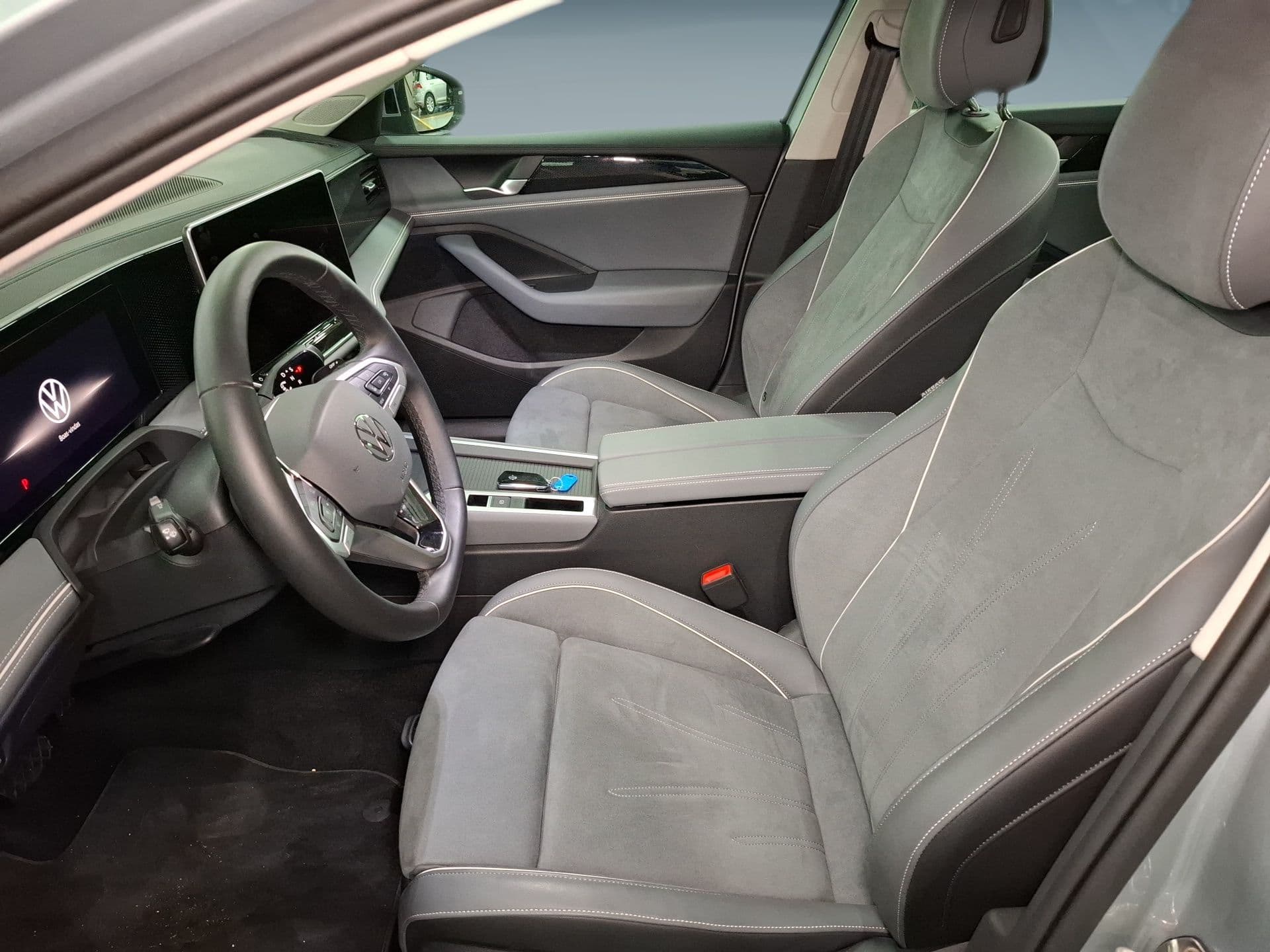 Volkswagen Passat - 11