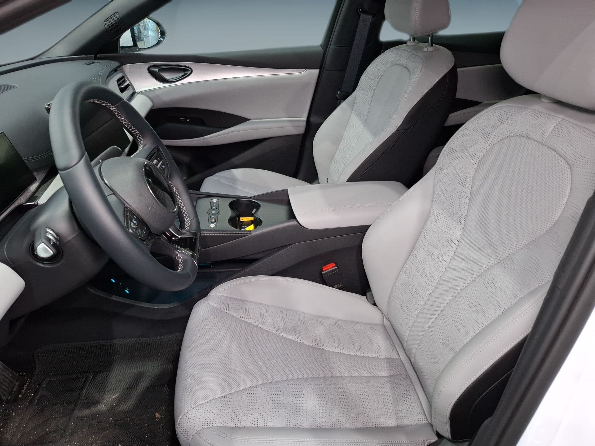 BYD SEAL 6 DM-i Touring - 11