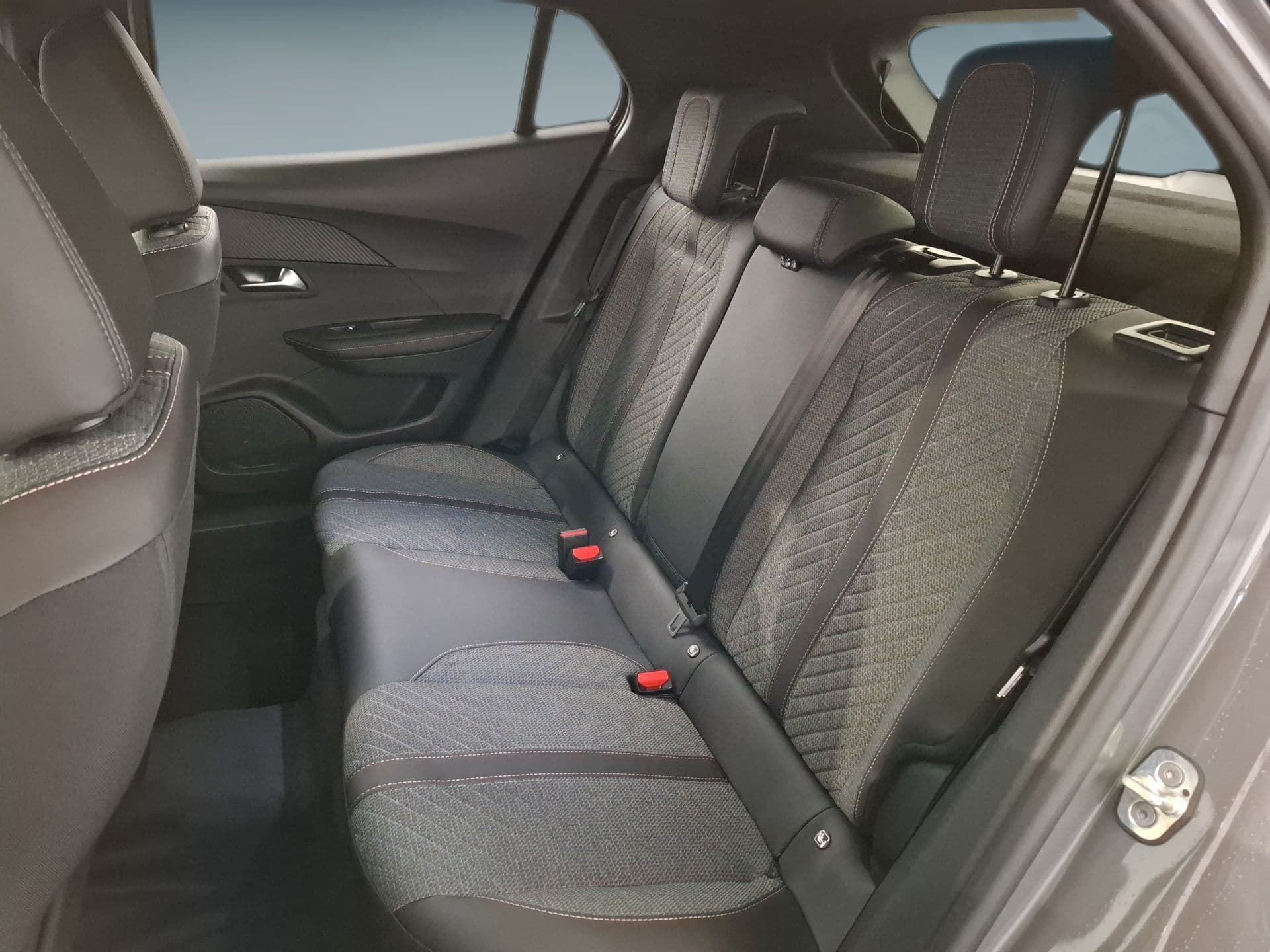 Peugeot 2008 - 8
