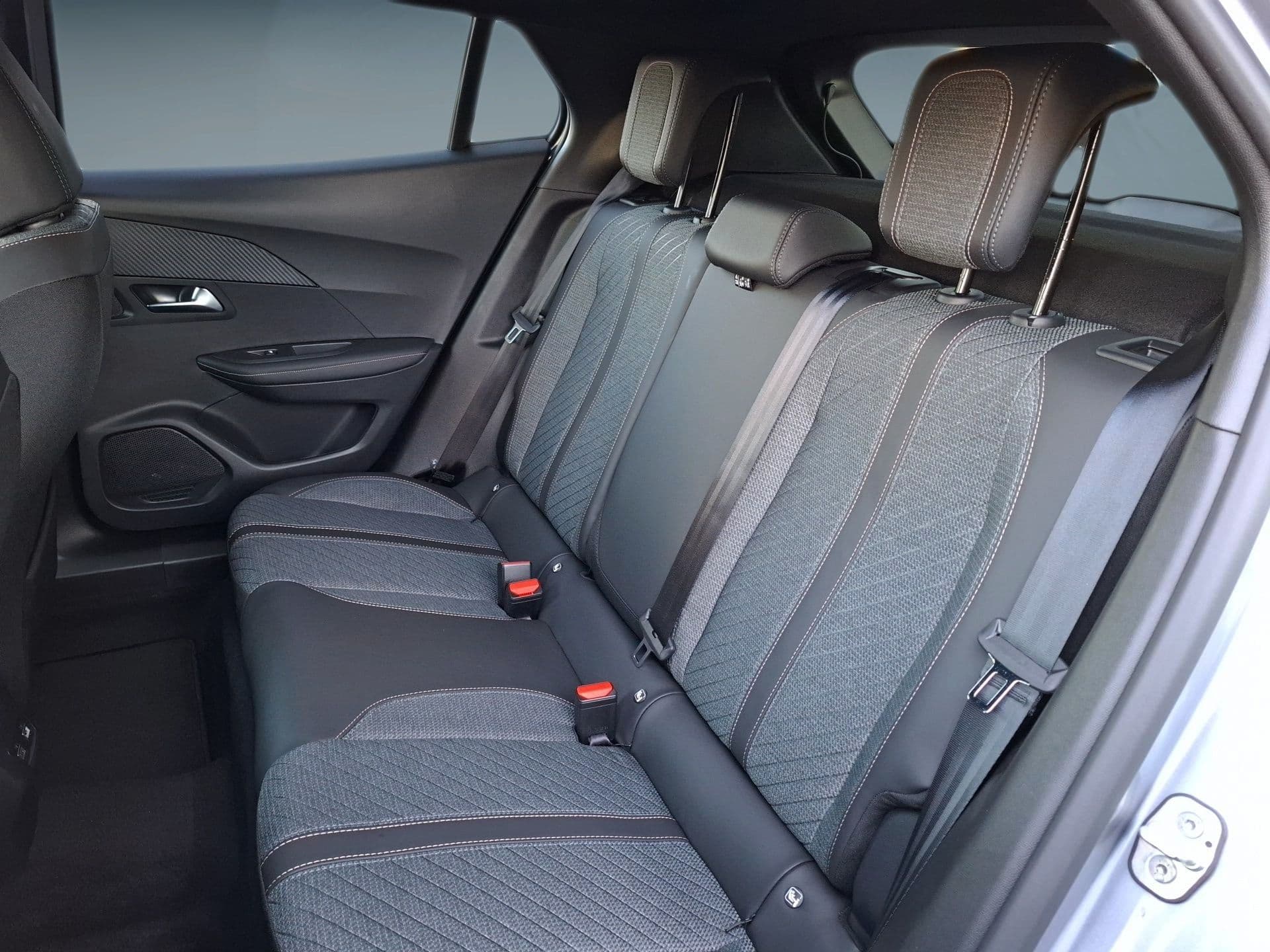 Peugeot 2008 - 8