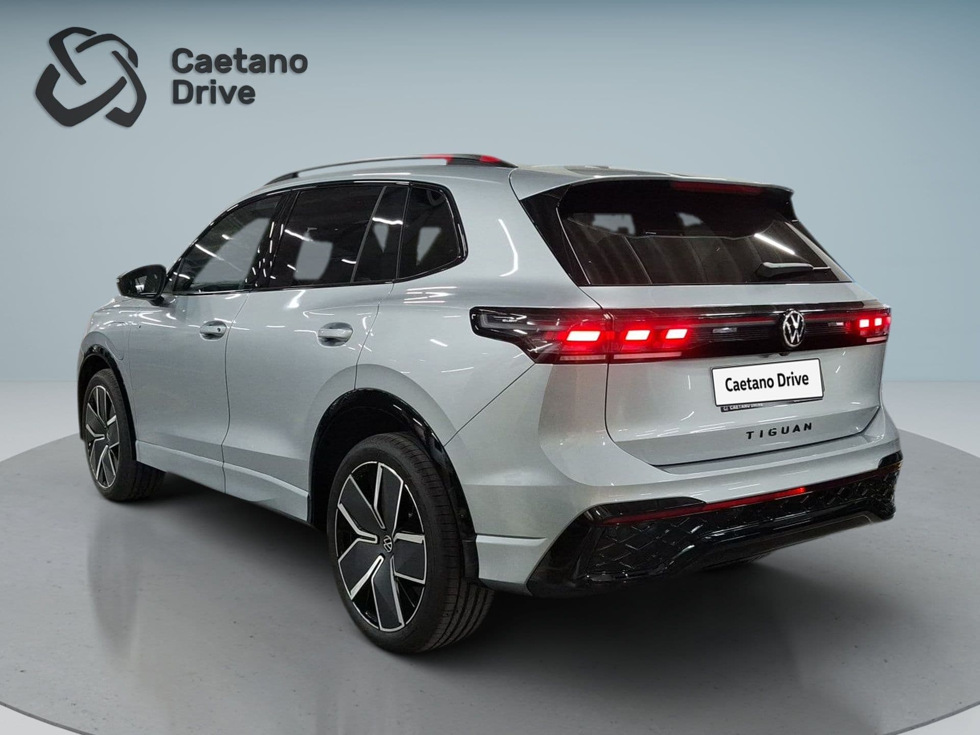 Volkswagen Tiguan - 3