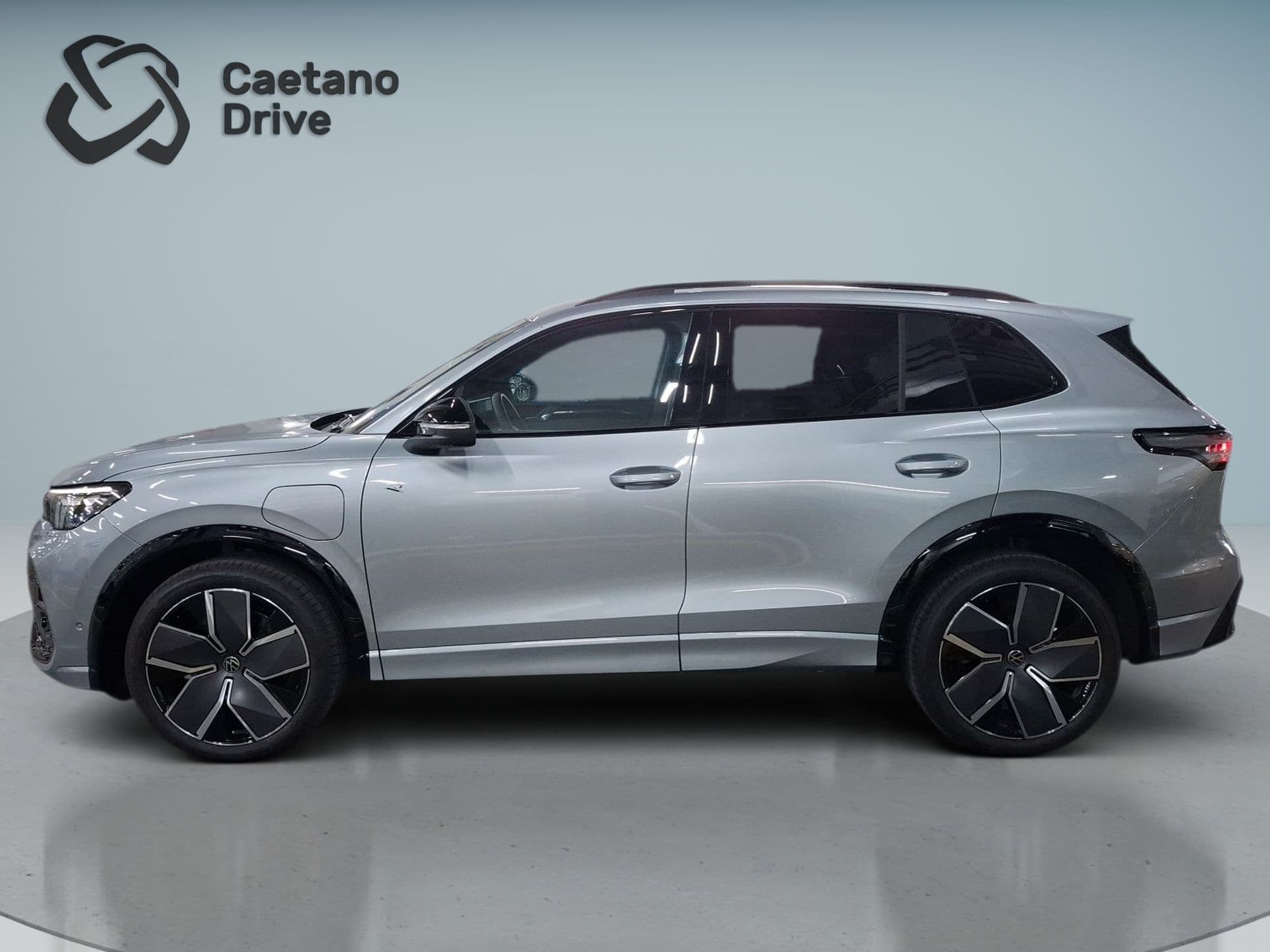 Volkswagen Tiguan - 4
