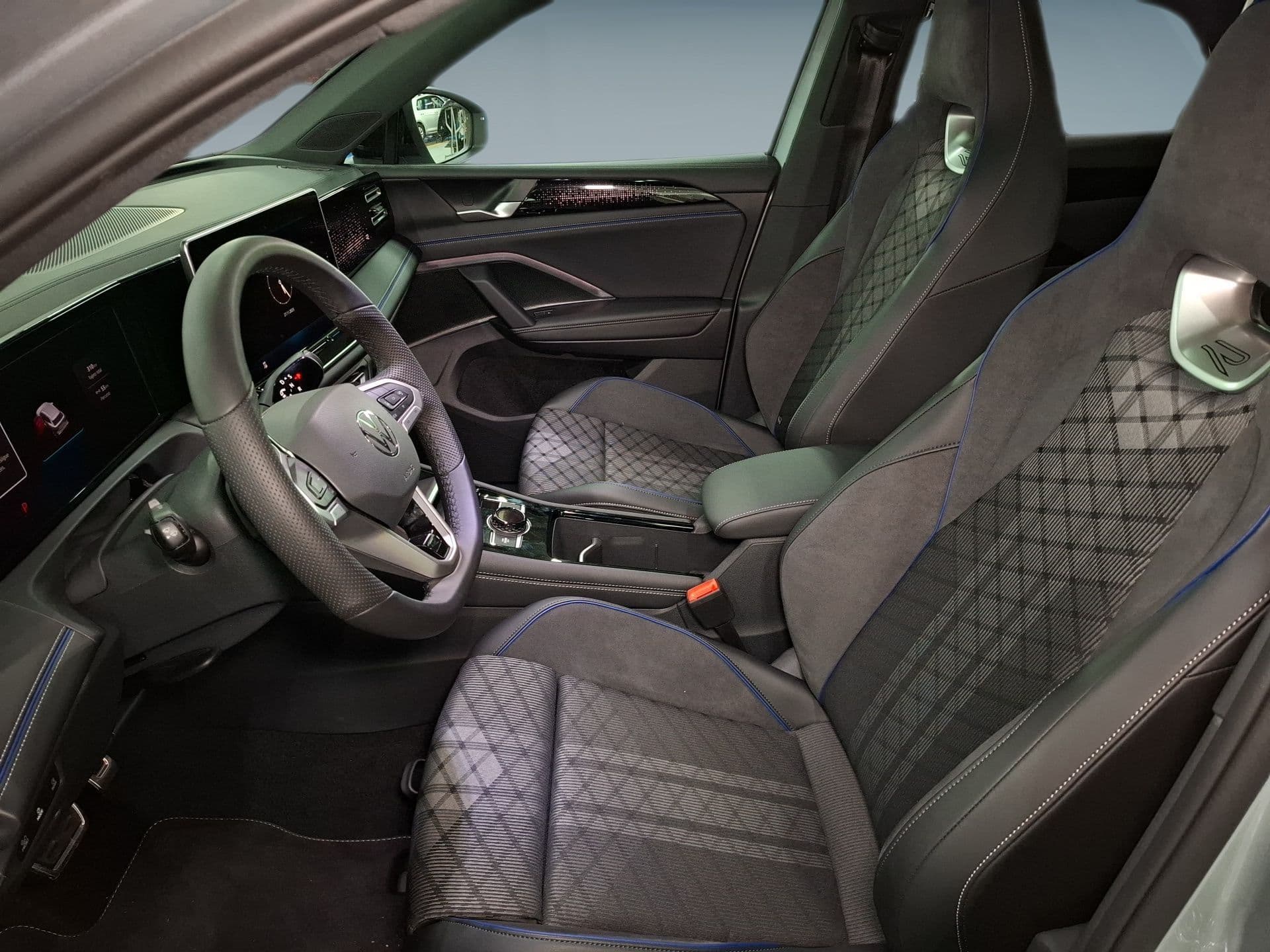 Volkswagen Tiguan - 10