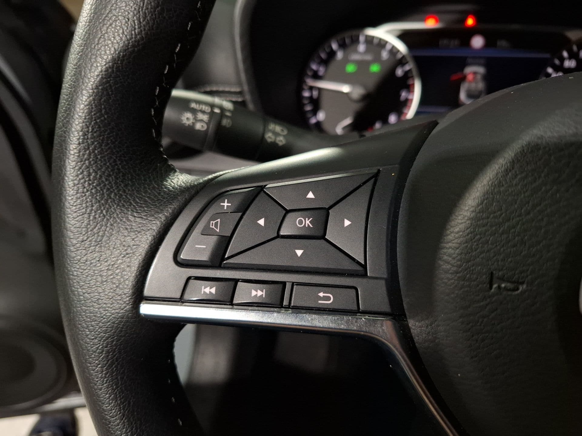Nissan JUKE - 10