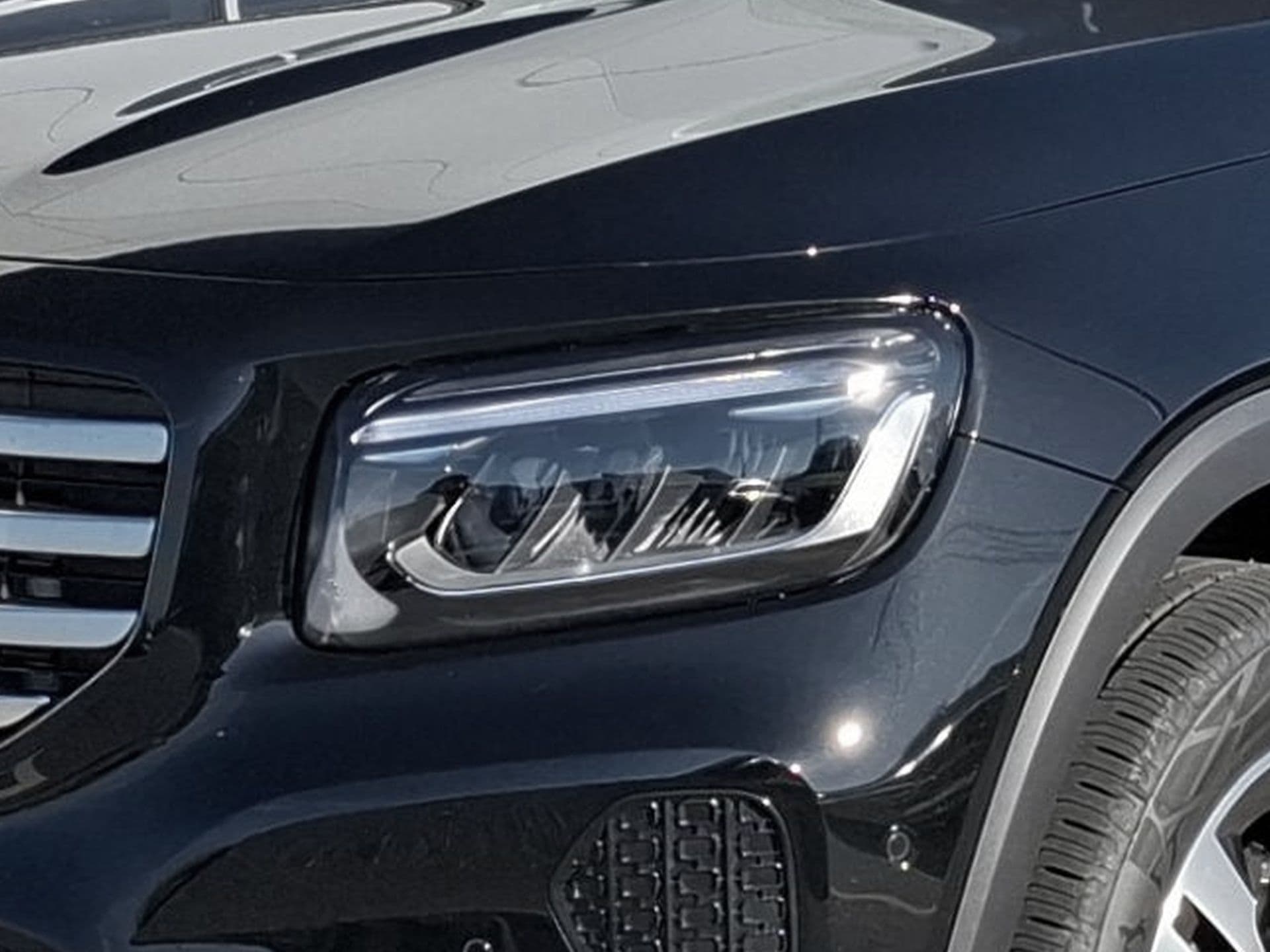 Mercedes-Benz GLB - 4