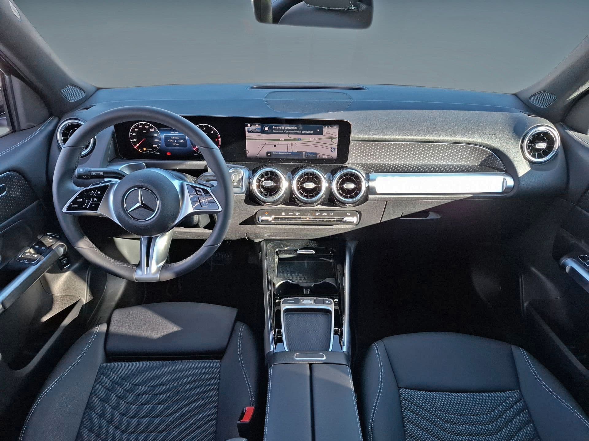 Mercedes-Benz GLB - 12