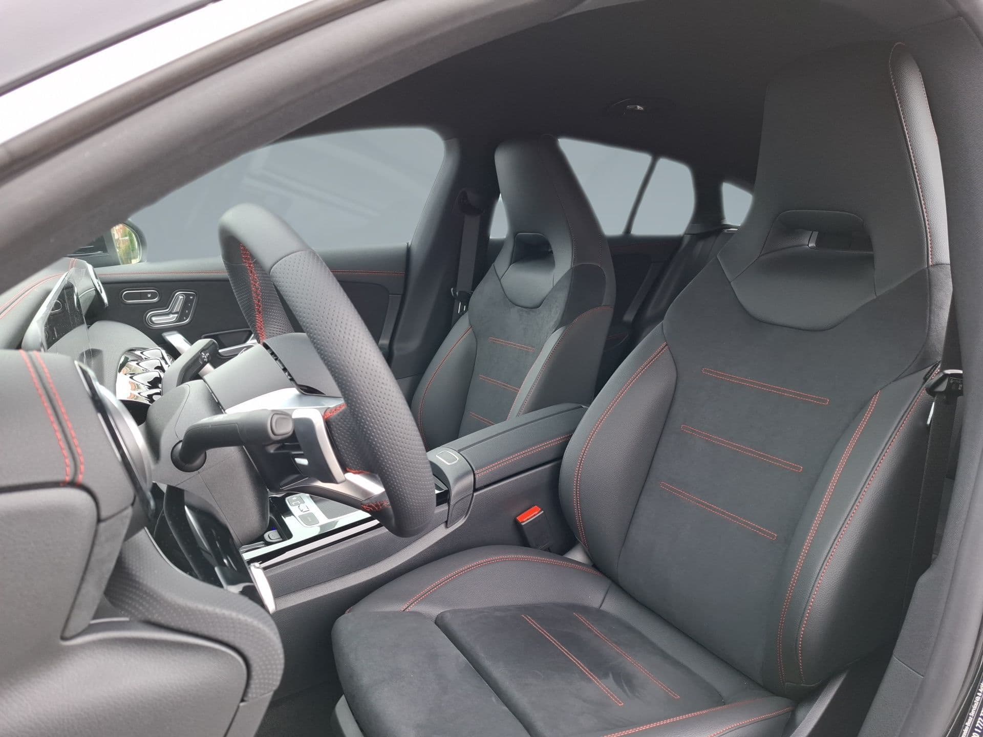 Mercedes-Benz CLA - 11
