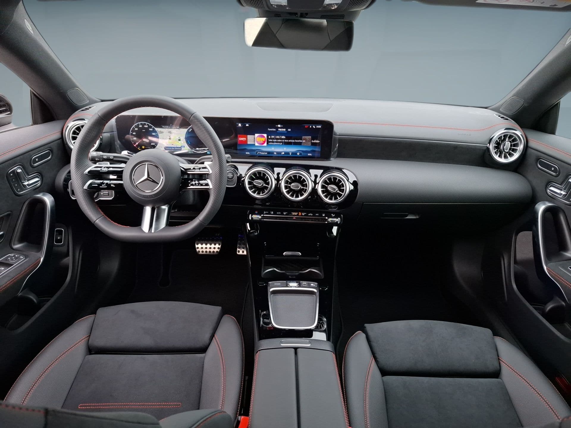 Mercedes-Benz CLA - 12