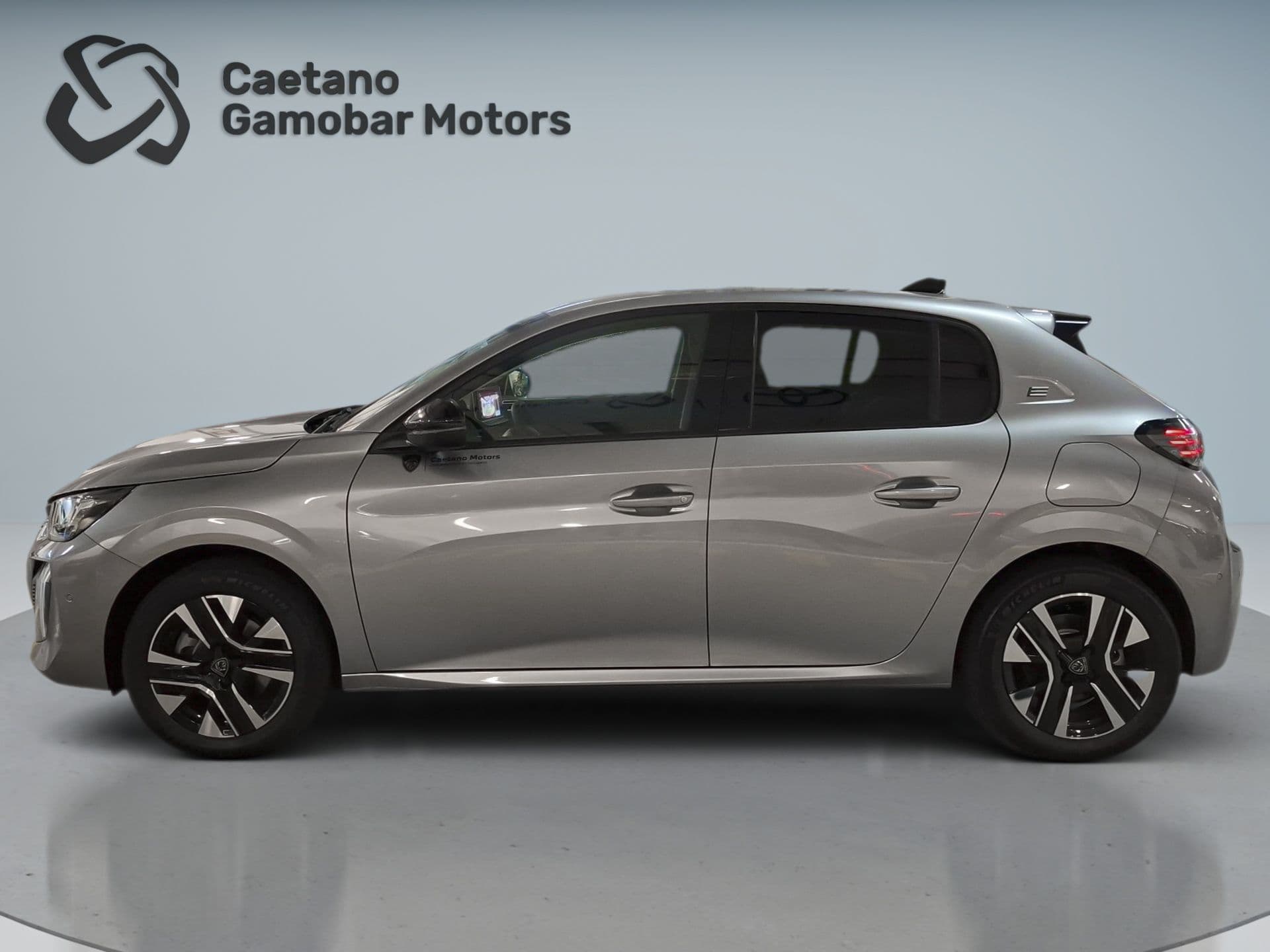 Peugeot 208 - 4