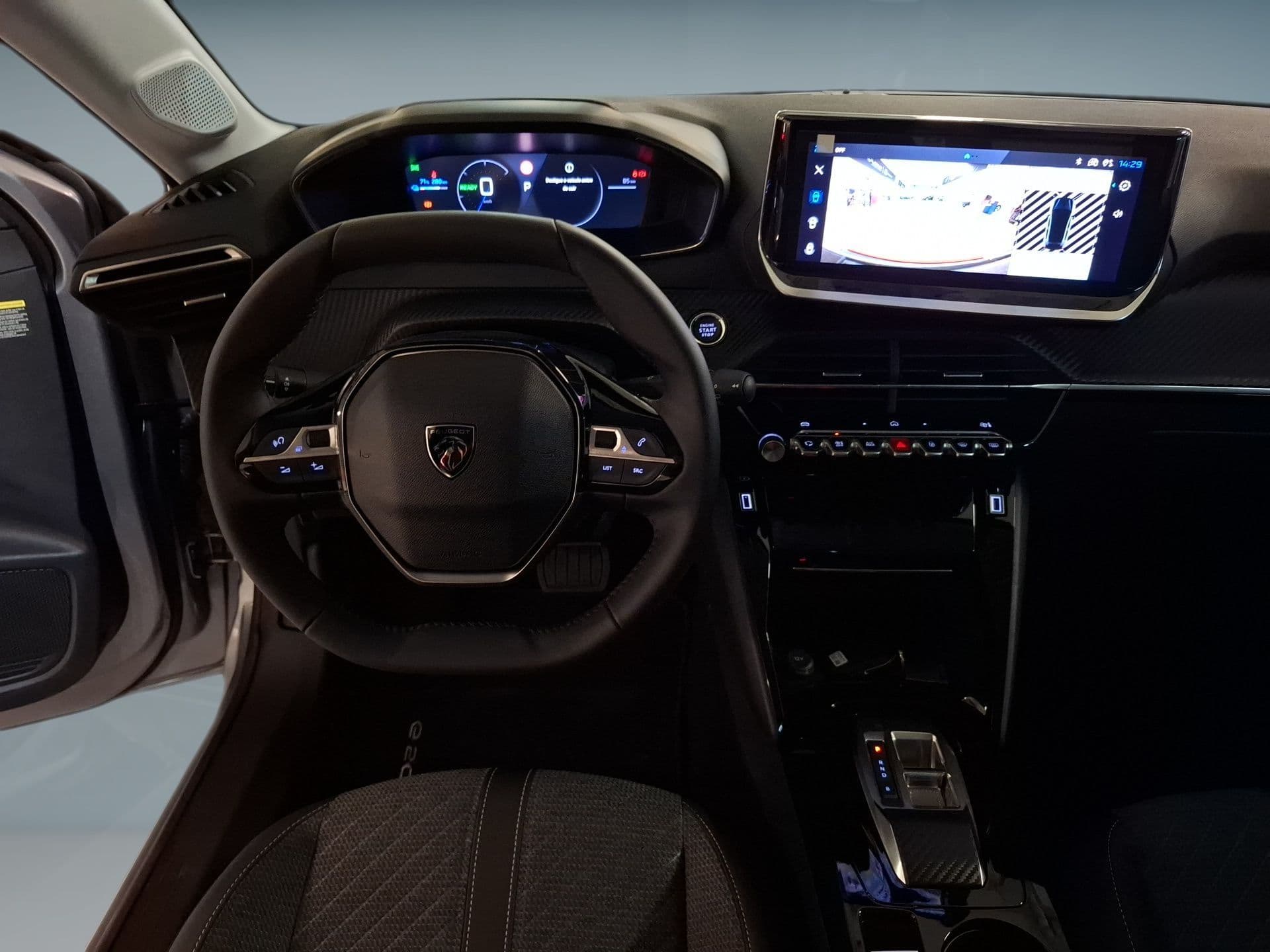 Peugeot 208 - 12