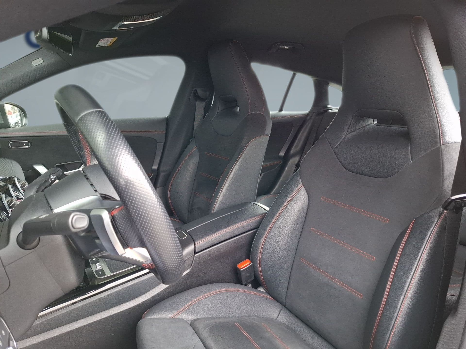 Mercedes-Benz CLA - 11