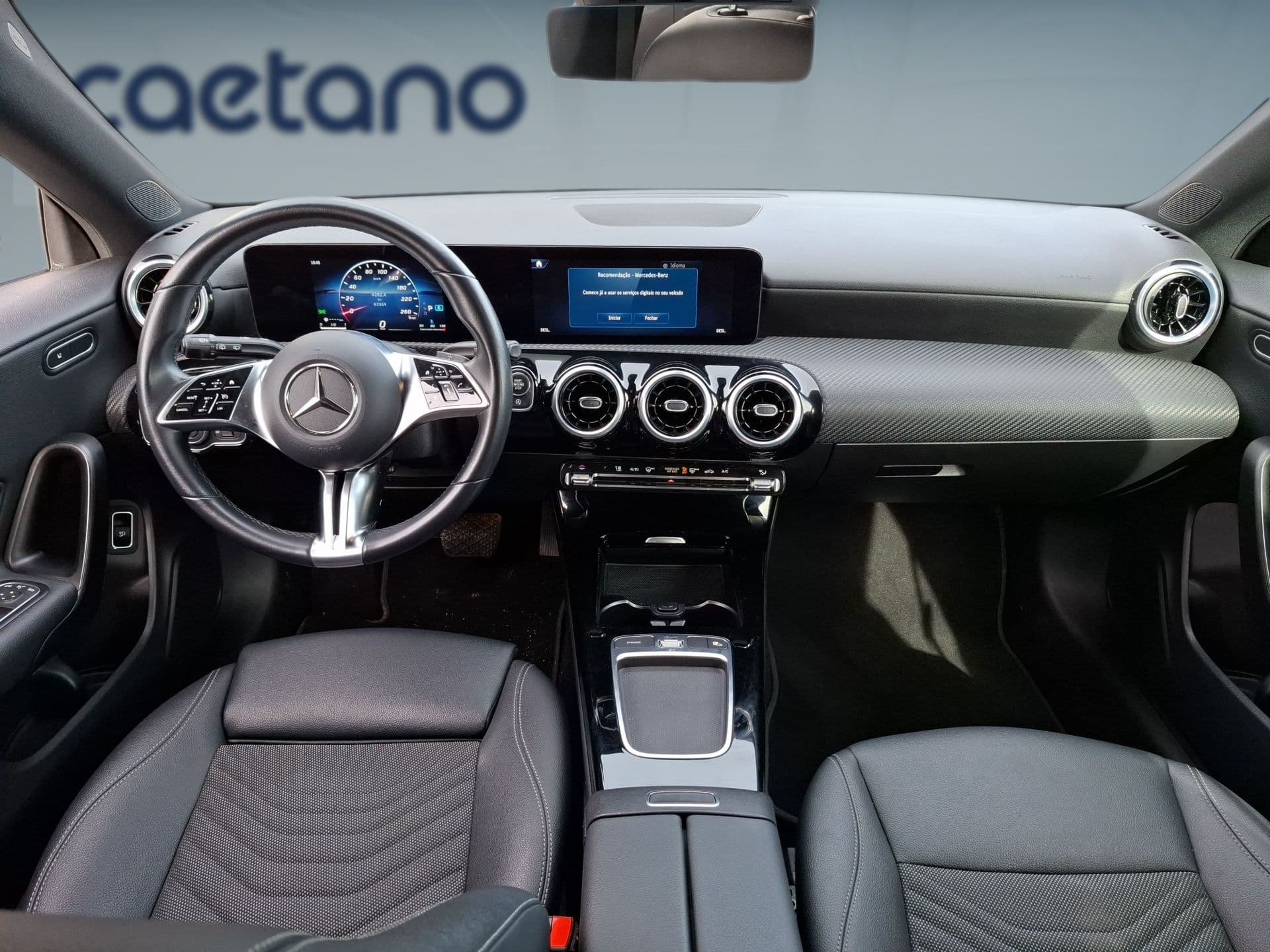 Mercedes-Benz CLA - 12