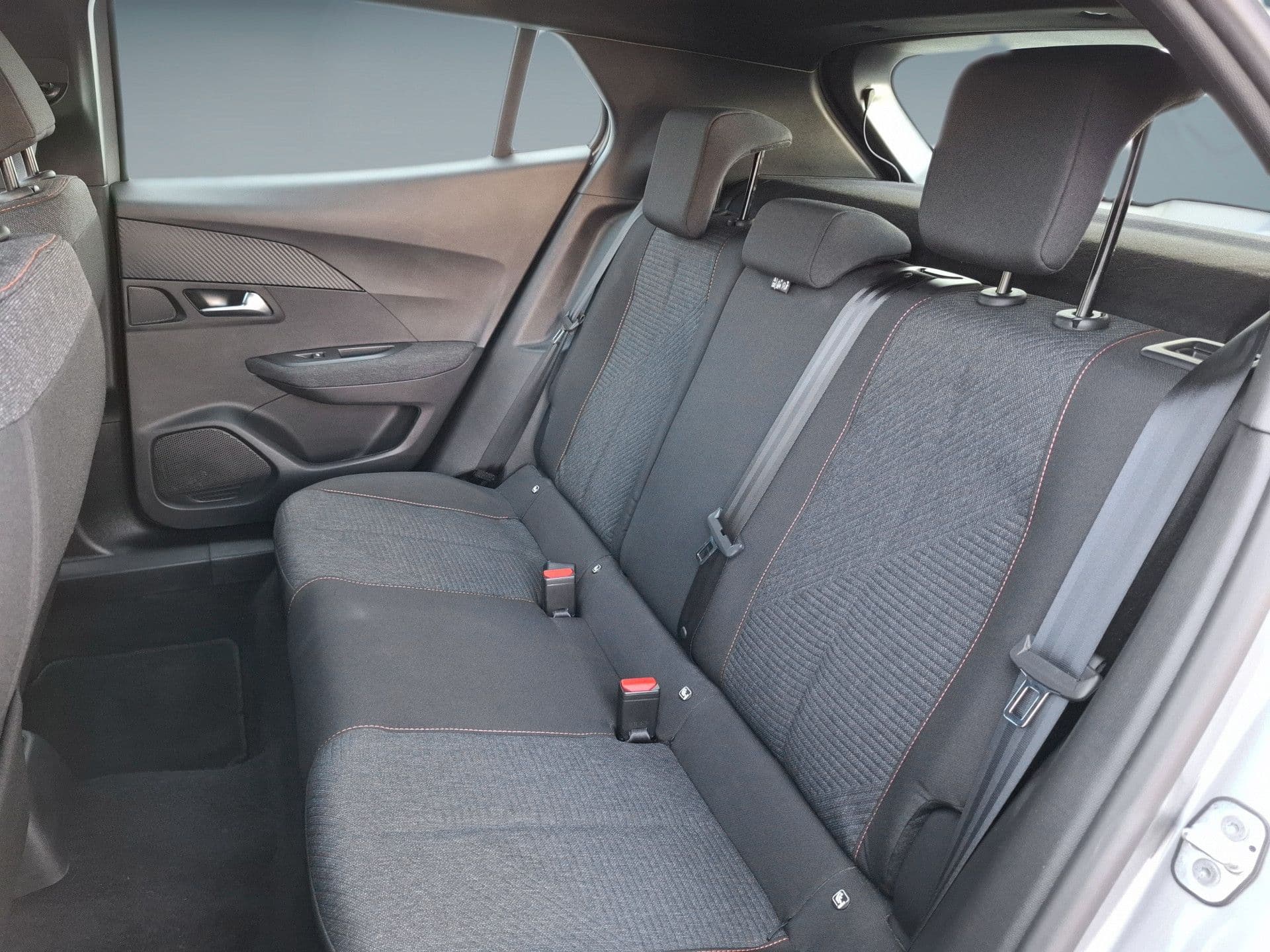 Peugeot 2008 - 10