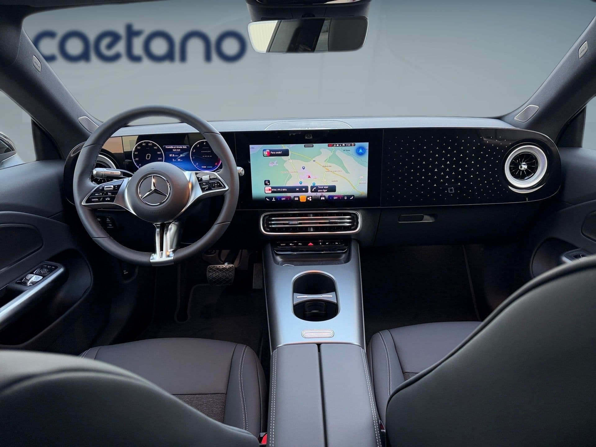 Mercedes-Benz CLA - 11