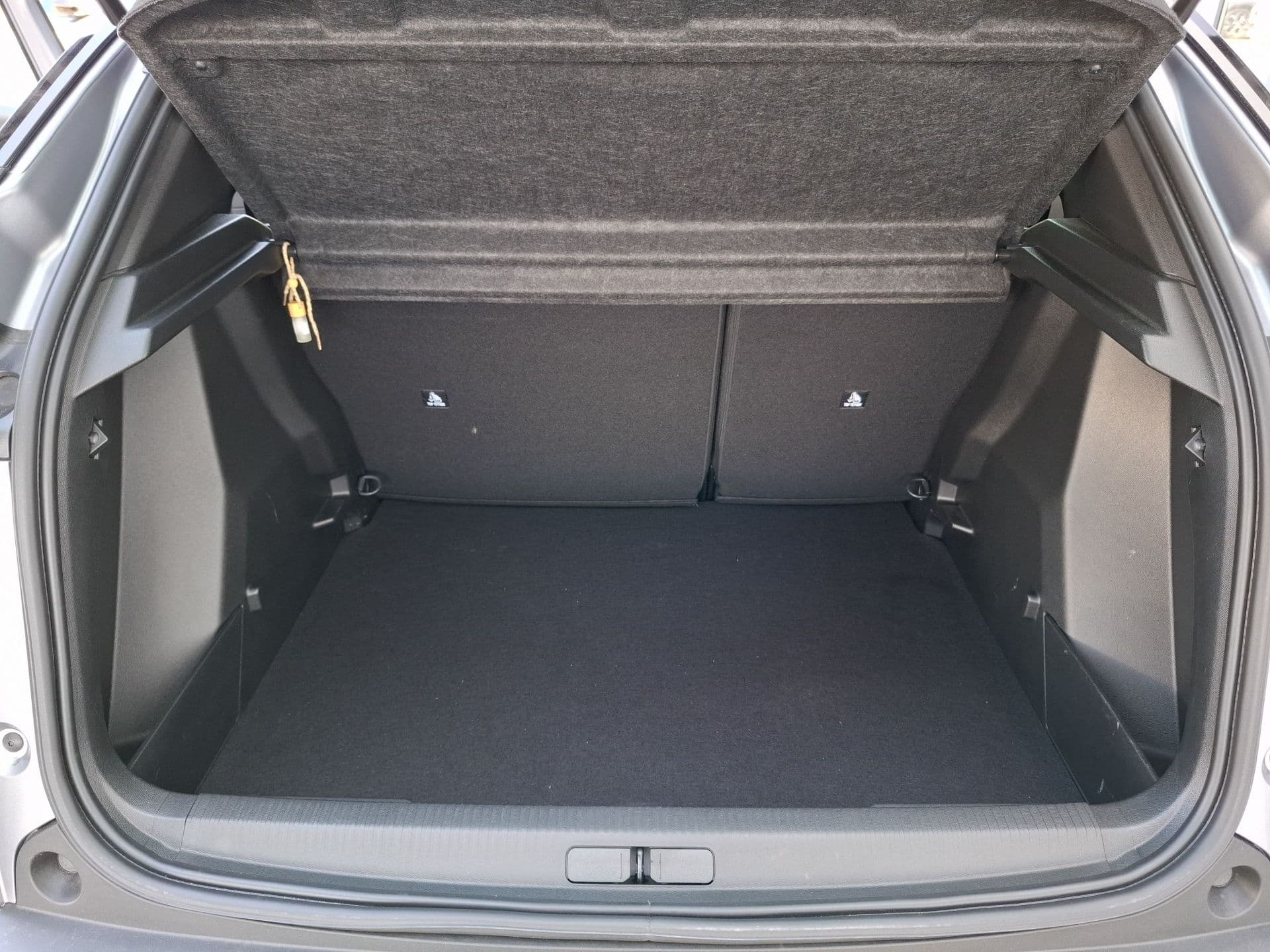 Peugeot 2008 - 8