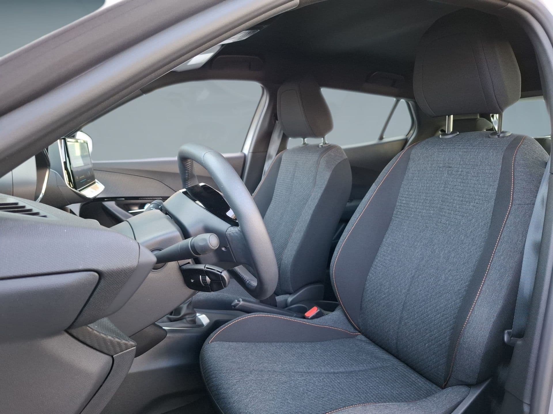 Peugeot 2008 - 12