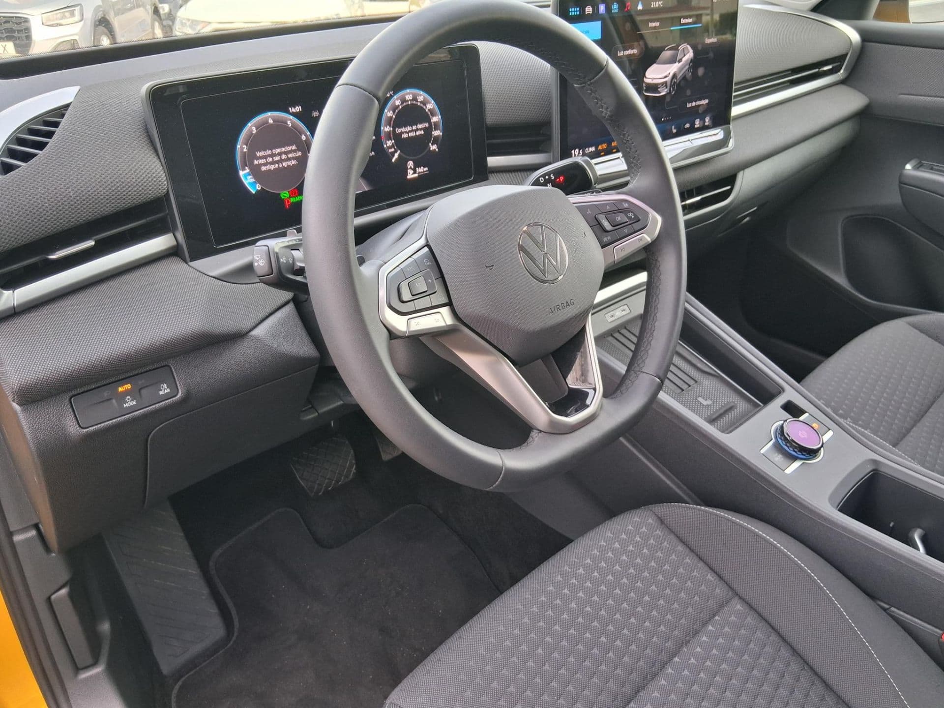 Volkswagen T-Roc - 2