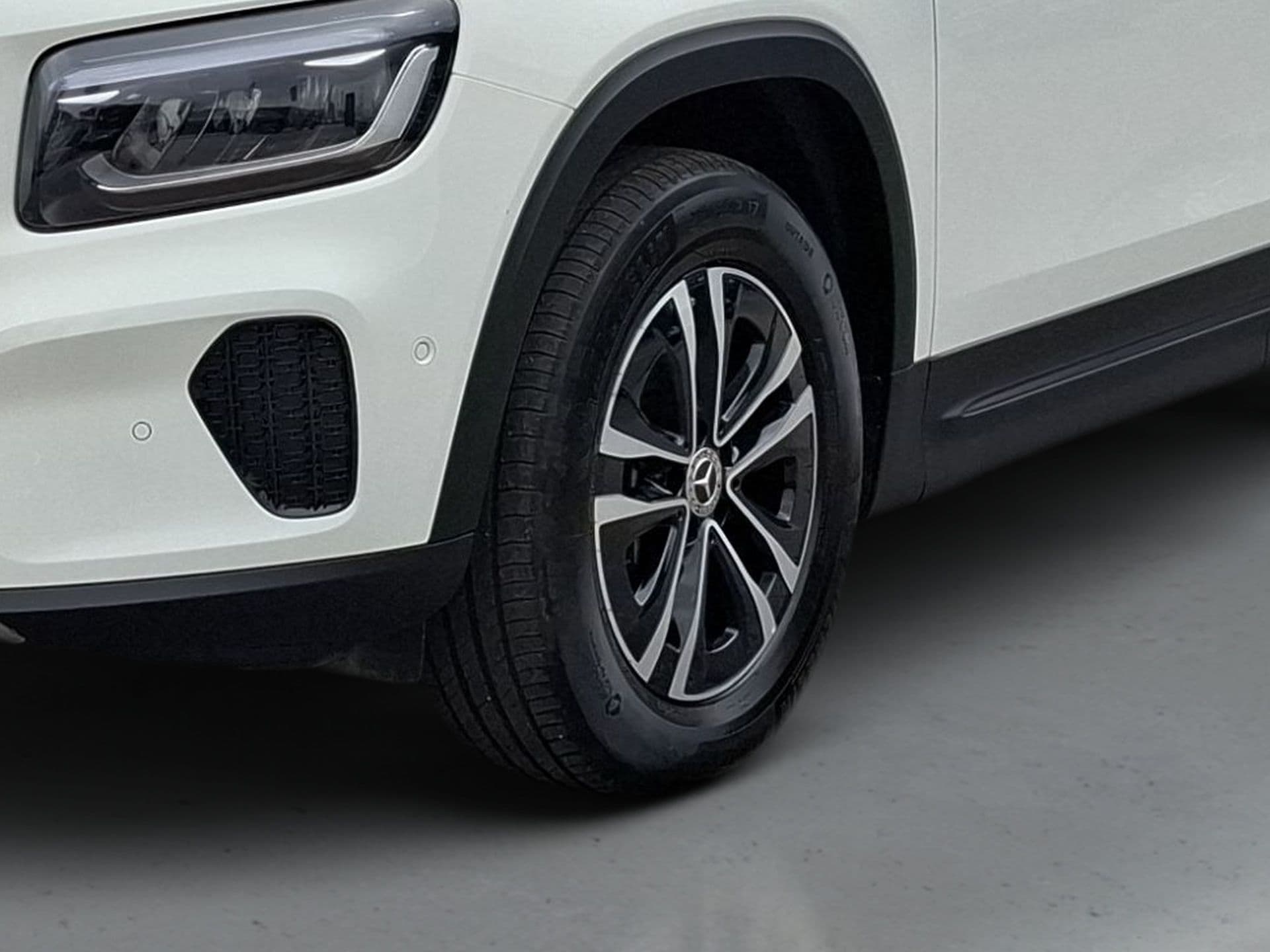 Mercedes-Benz GLB - 3