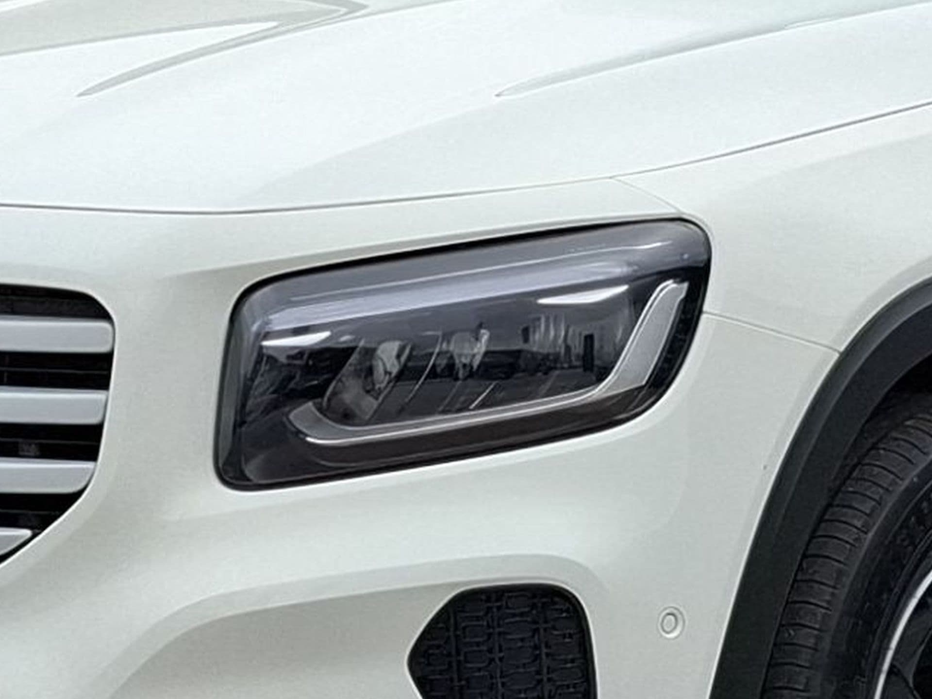 Mercedes-Benz GLB - 4