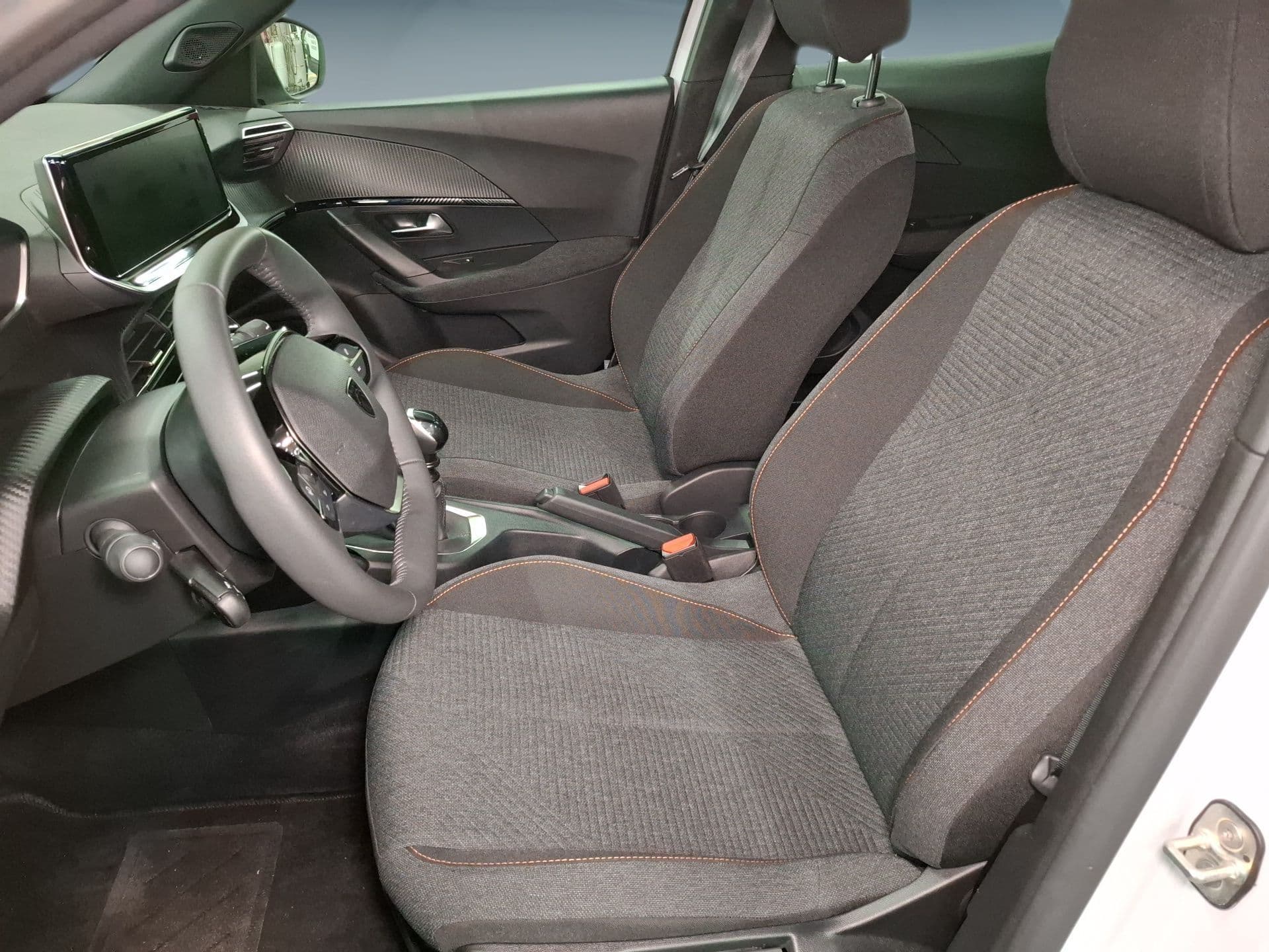 Peugeot 2008 - 11