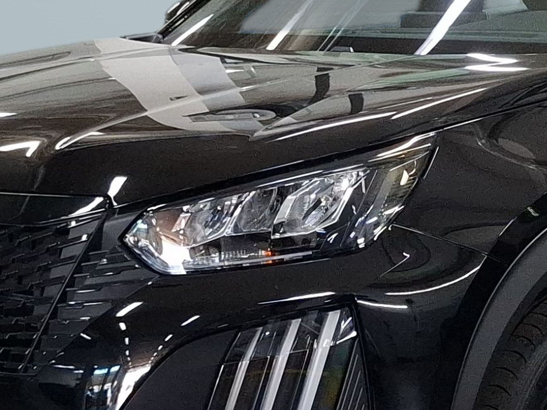 Peugeot 2008 - 6