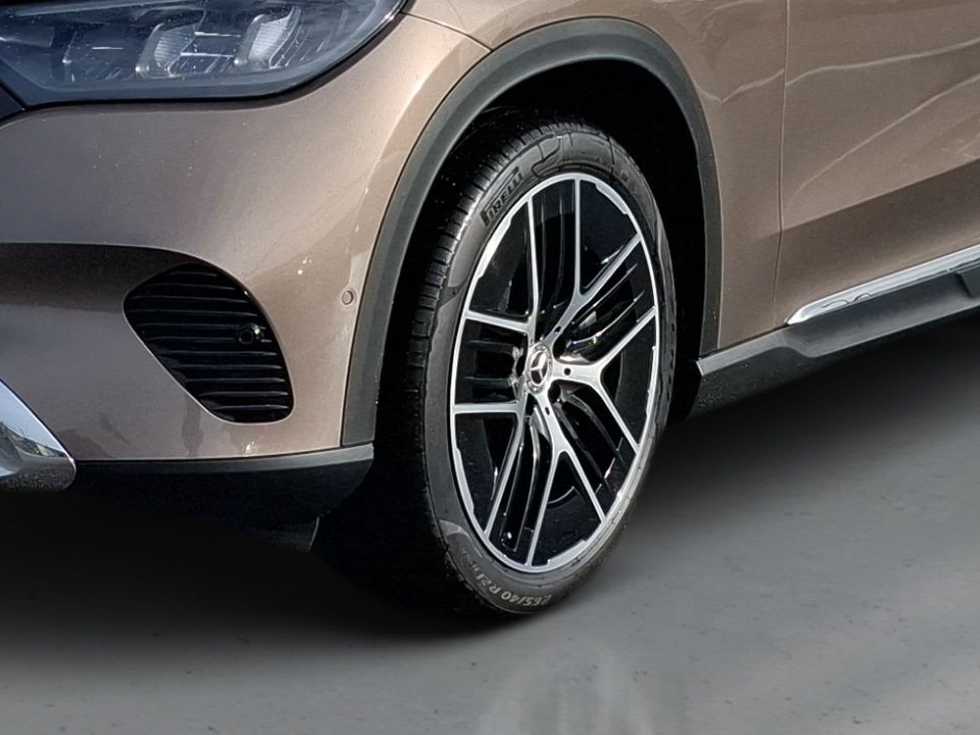 Mercedes-Benz EQE SUV - 4