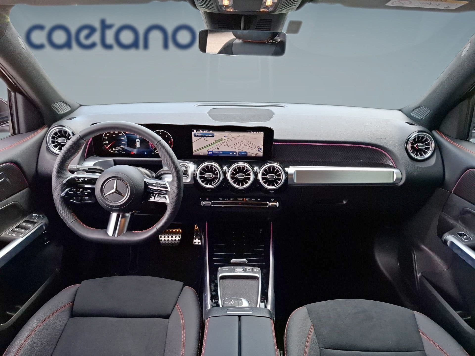 Mercedes-Benz GLB - 12