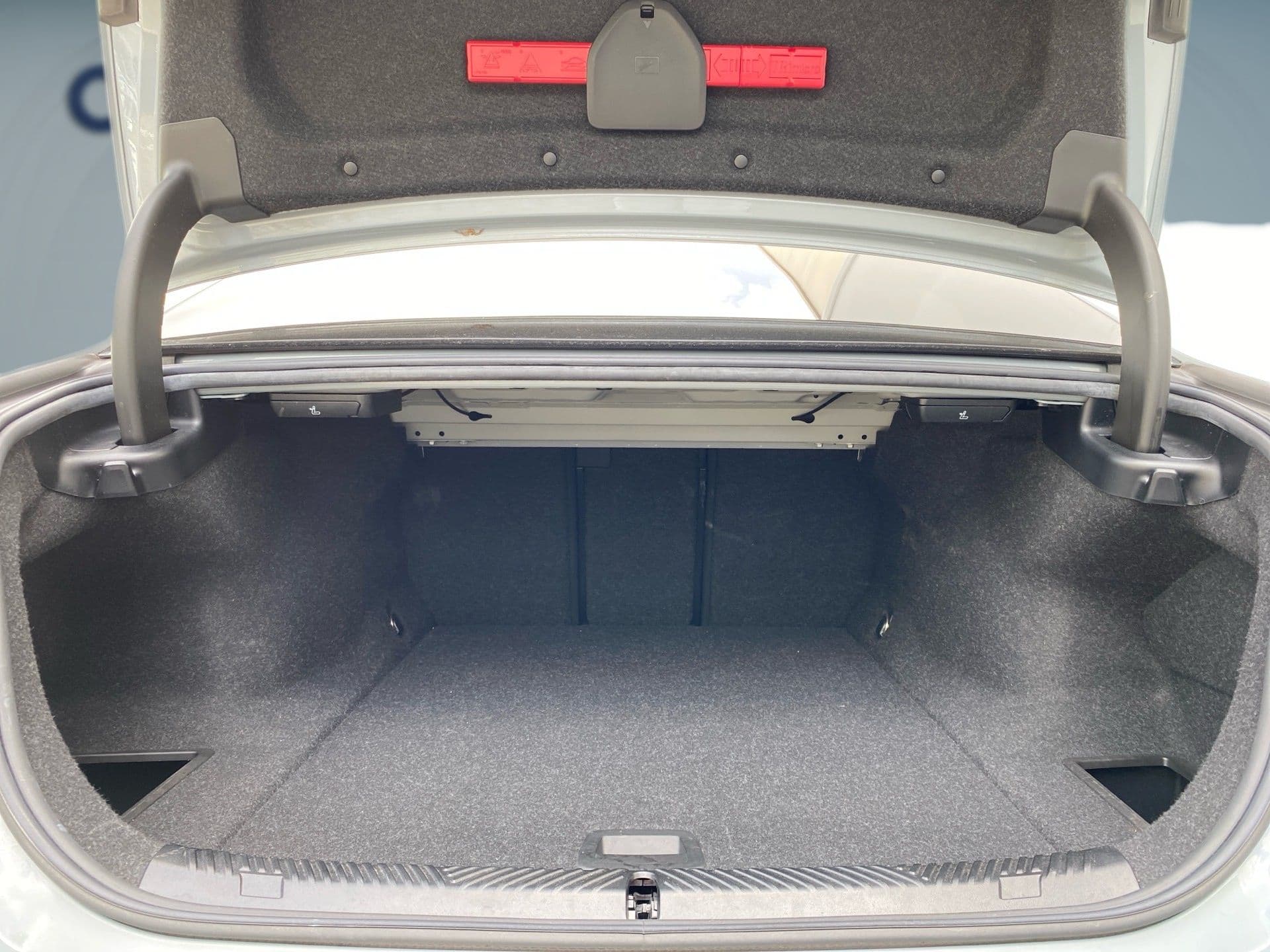 BMW i5 - 9