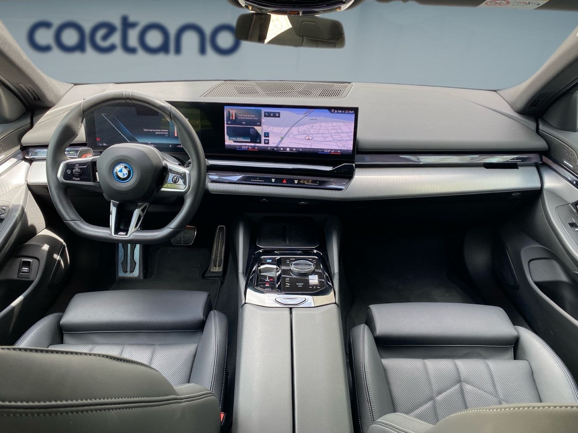 BMW i5 - 11