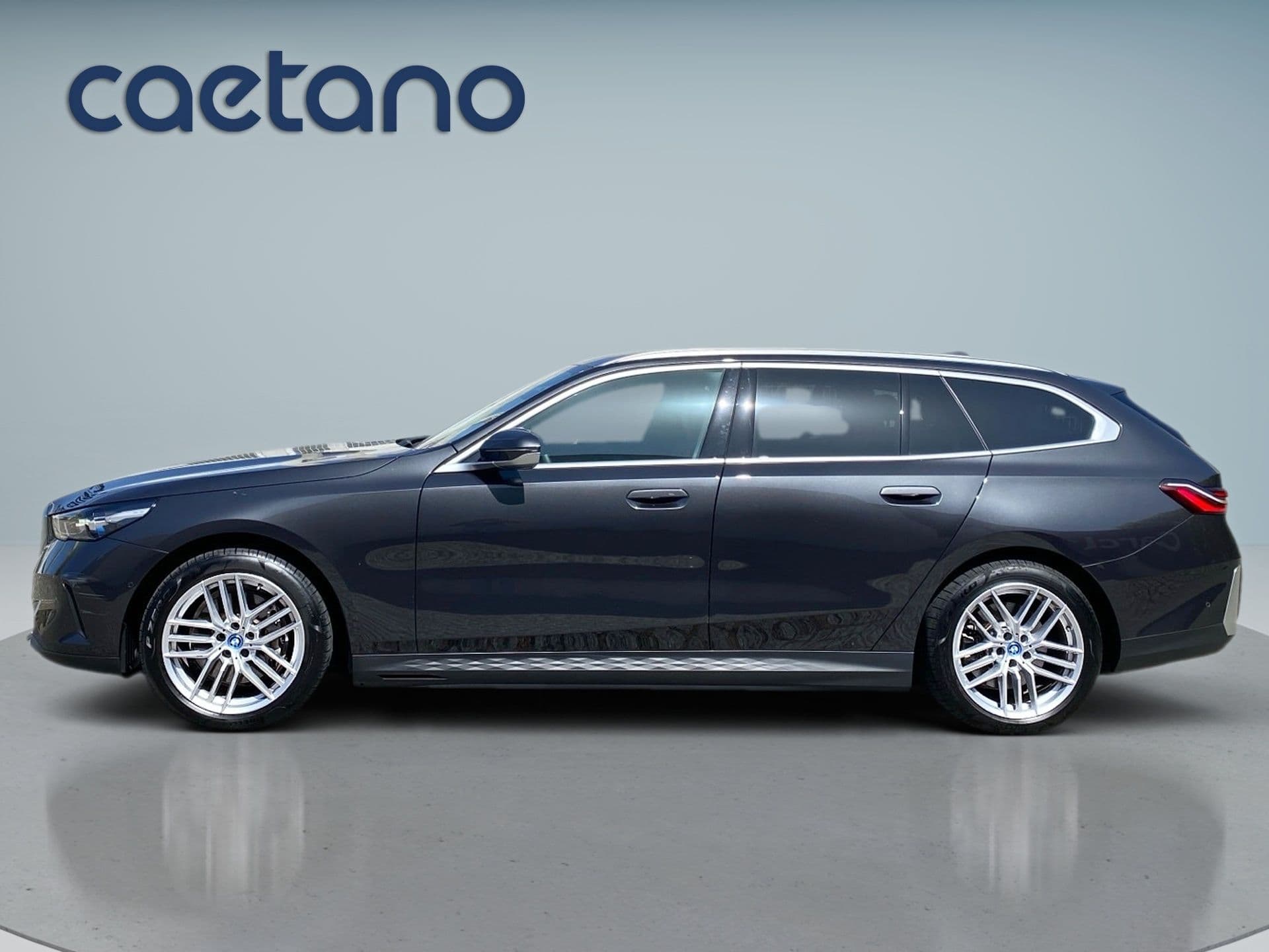 BMW i5 - 5