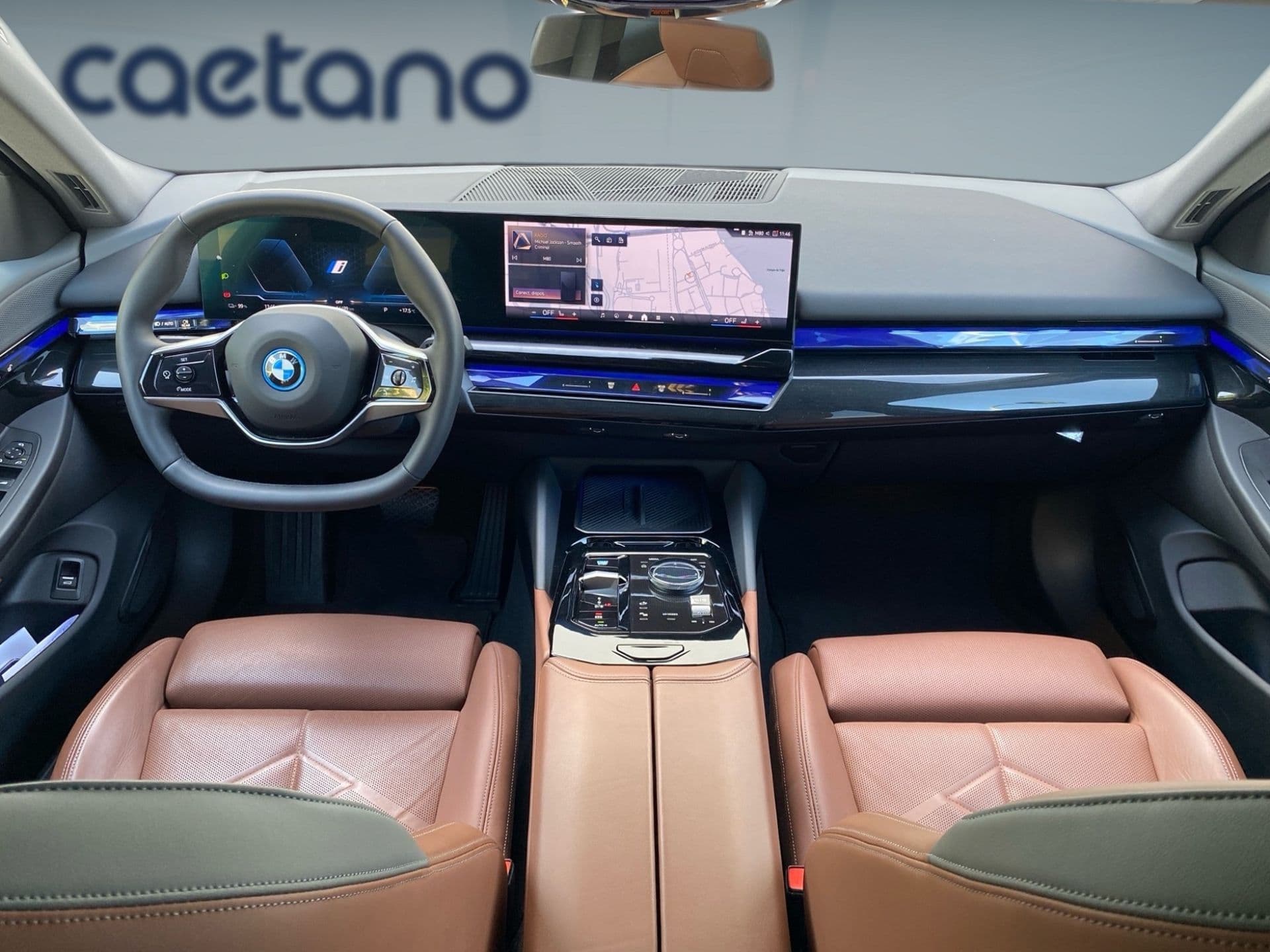 BMW i5 - 8