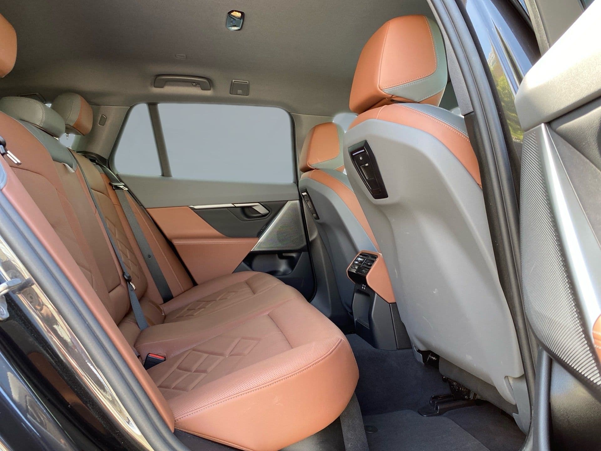 BMW i5 - 10