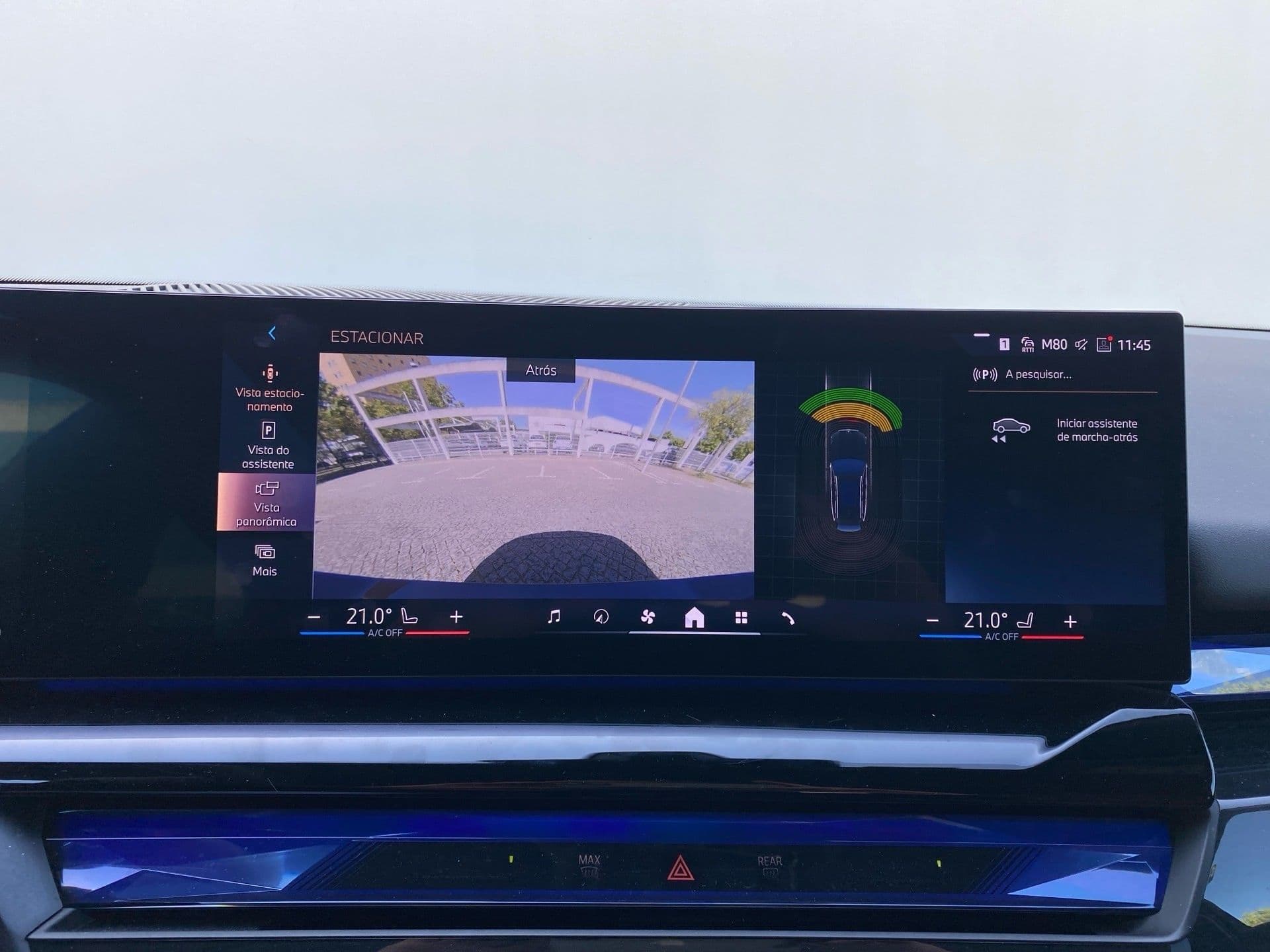 BMW i5 - 12