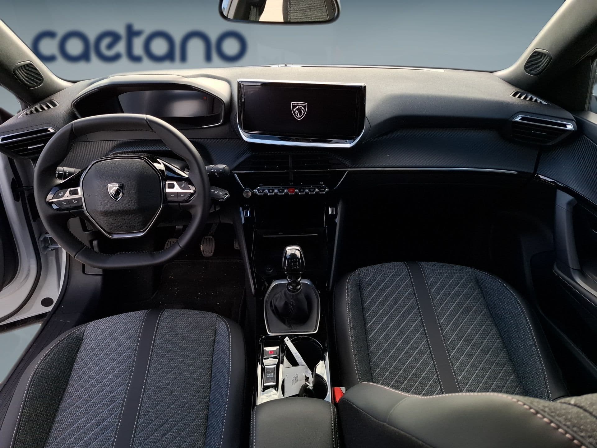 Peugeot 2008 - 12
