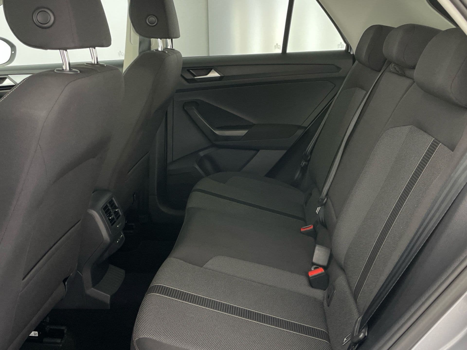 Volkswagen T-Roc - 10