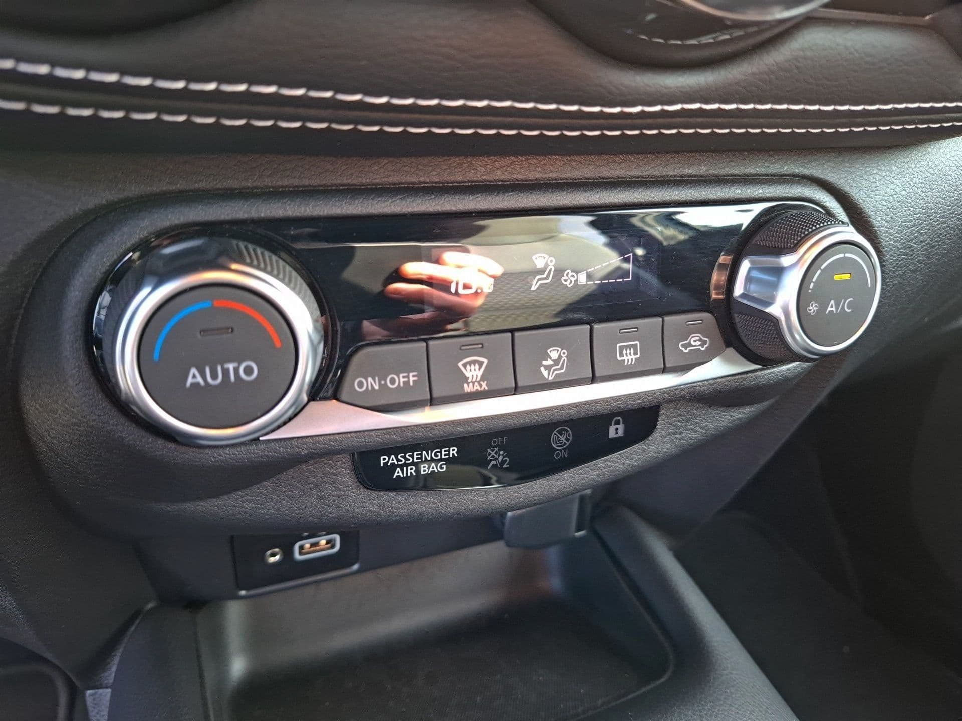 Nissan JUKE - 12