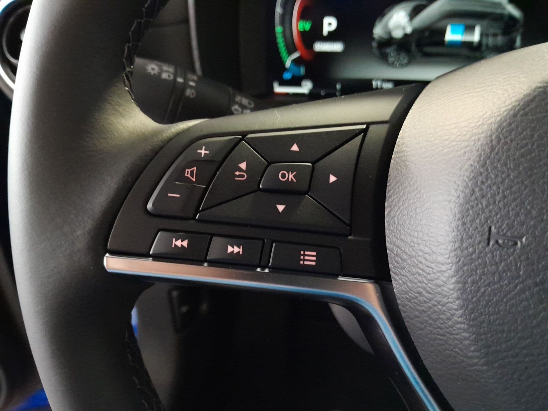 Nissan JUKE - 8