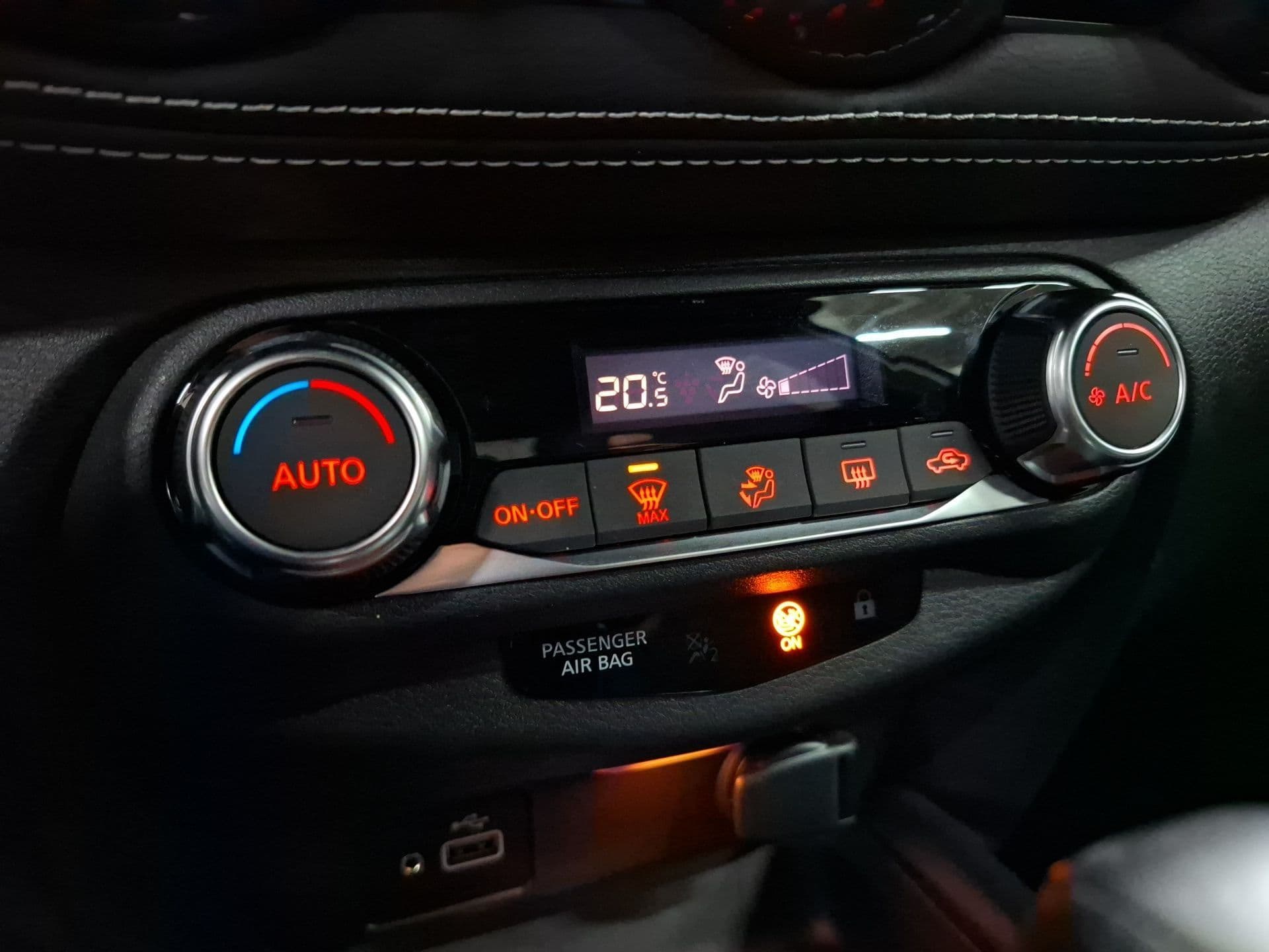 Nissan JUKE - 12