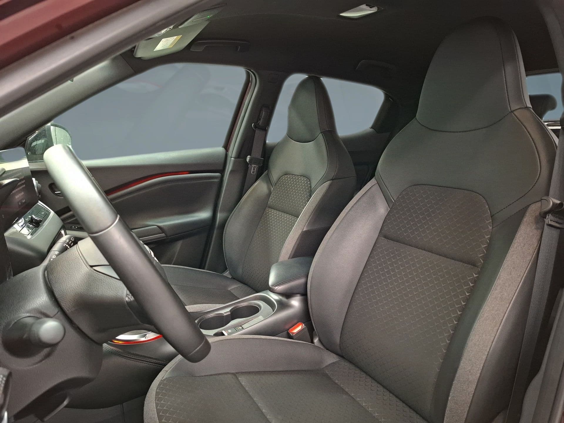 Nissan JUKE - 2