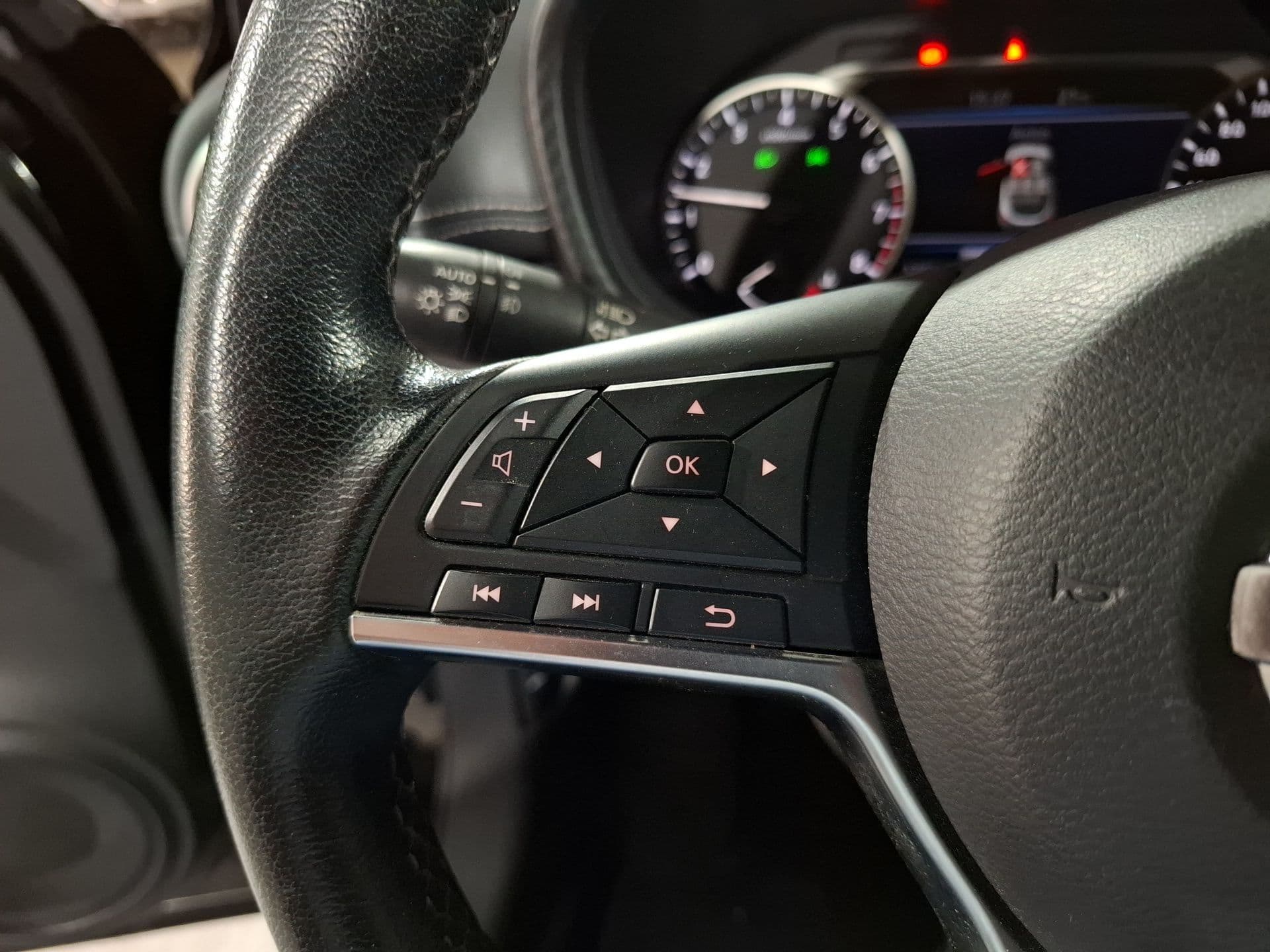Nissan JUKE - 10