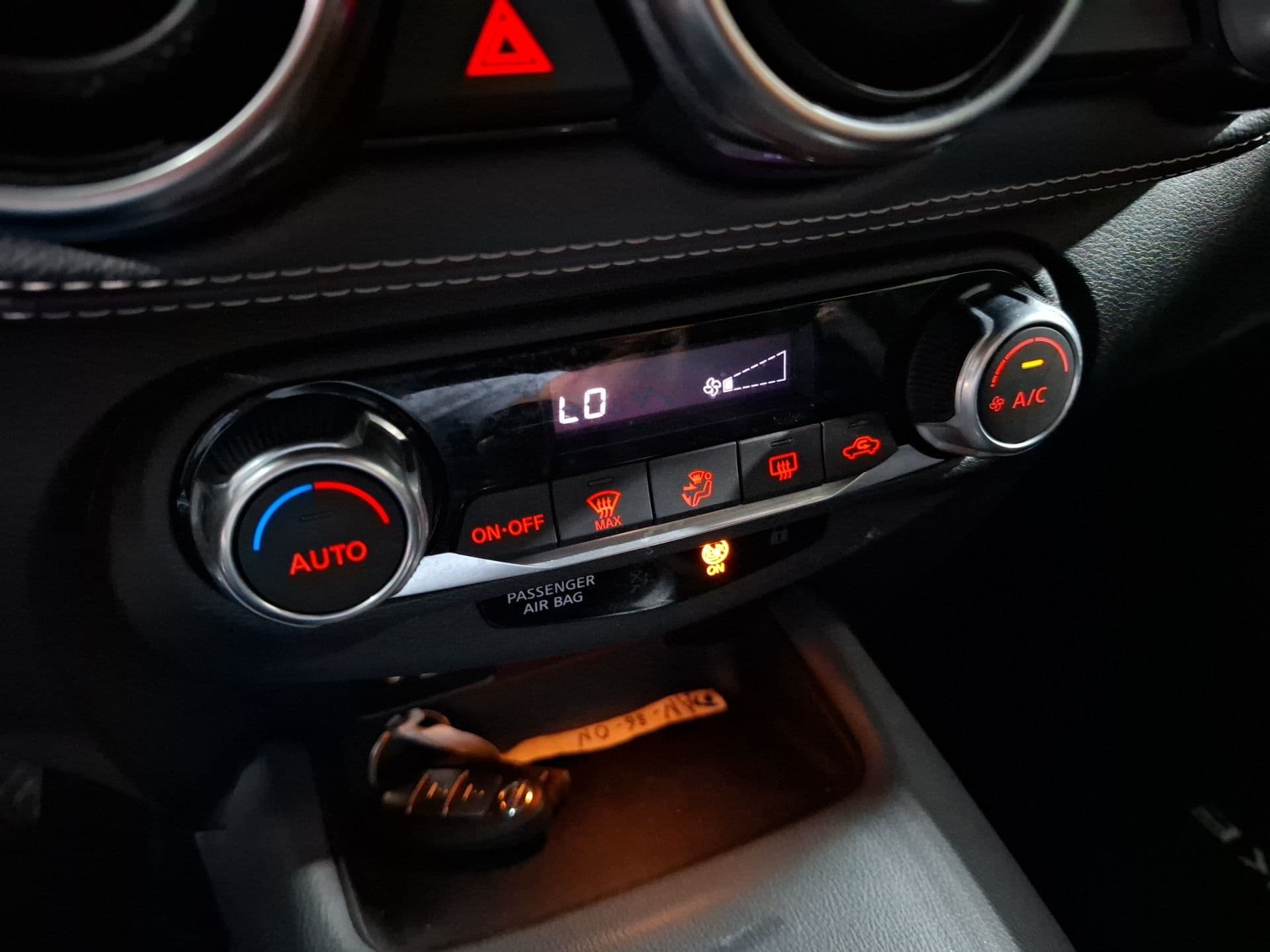 Nissan JUKE - 12
