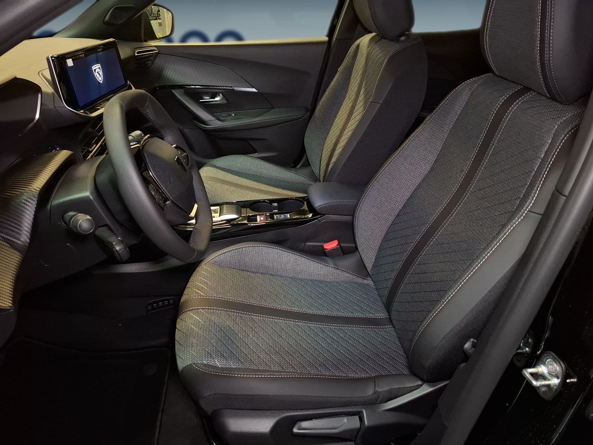 Peugeot 2008 - 11